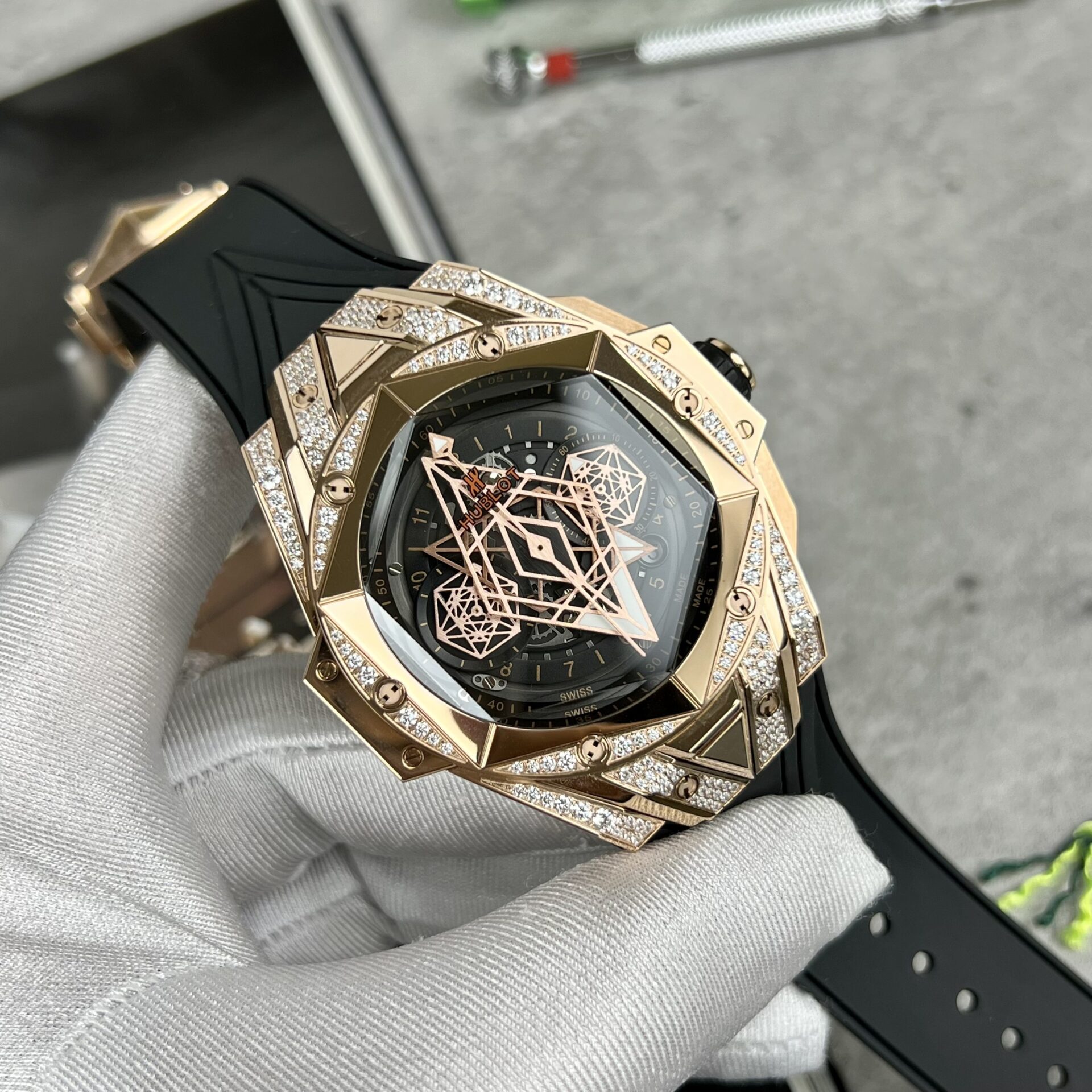 Hublot Replica Watch Big Bang Sang Bleu II King Gold Diamond 45mm