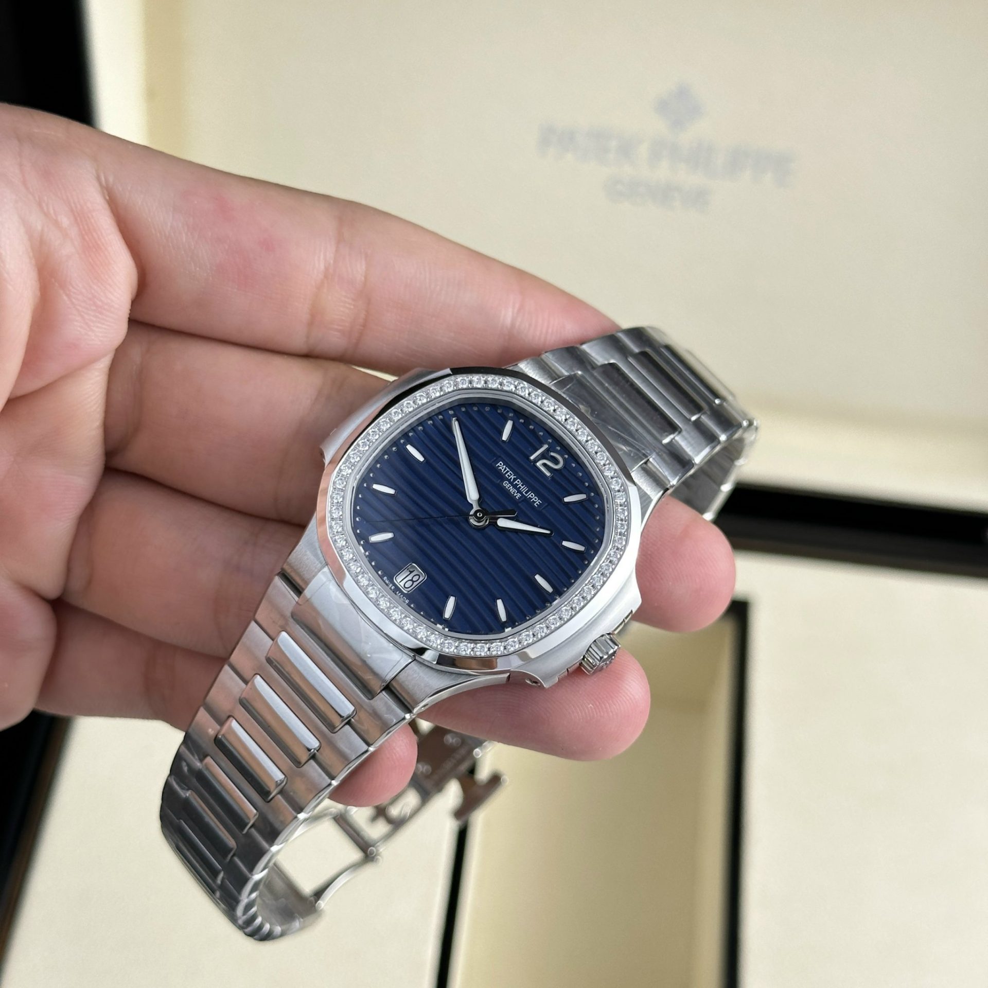 Patek Philippe Replica 1:1 Watch Nautilus 7118 Blue Dial With Stone 3K Factory 35.2mm