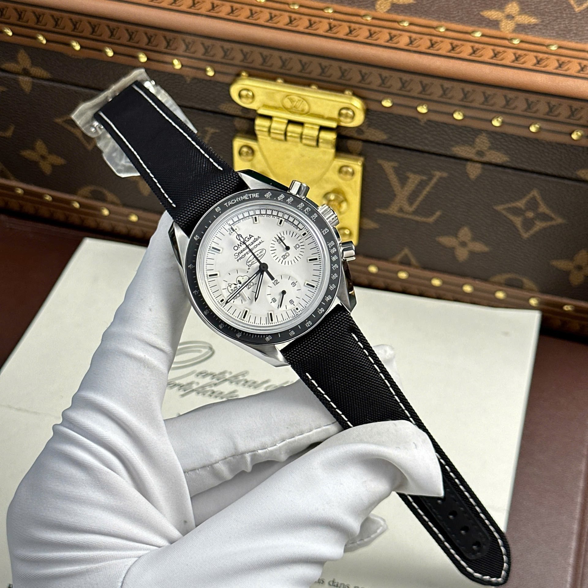 Omega Speedmaster Apollo 13 Silver Snoopy Luxury Imitation Watches Fabic Strap OM Factory 42mm