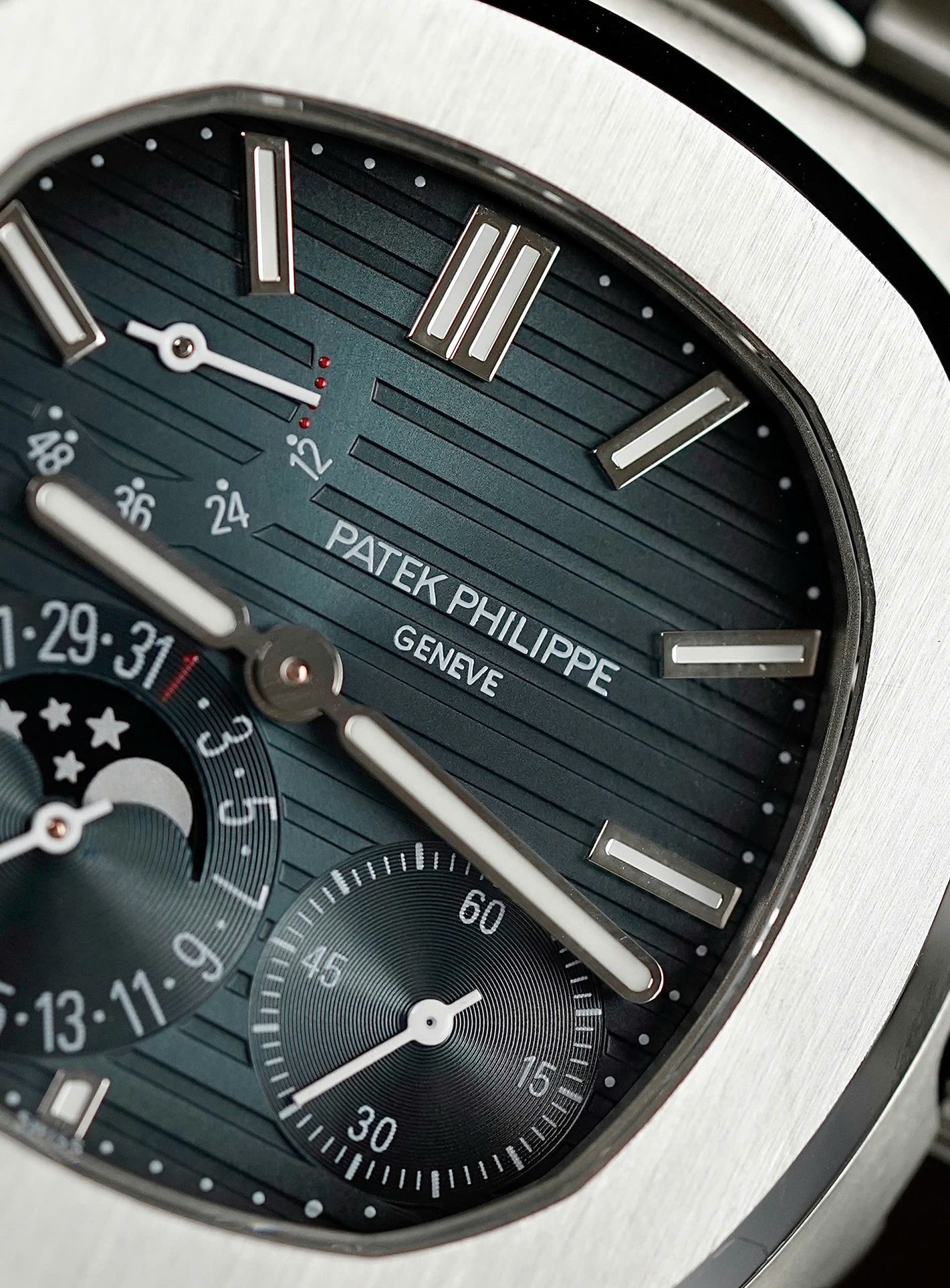 Patek Philippe Best Replica Watches Nautilus 5712 Custom Authentic Details 40mm