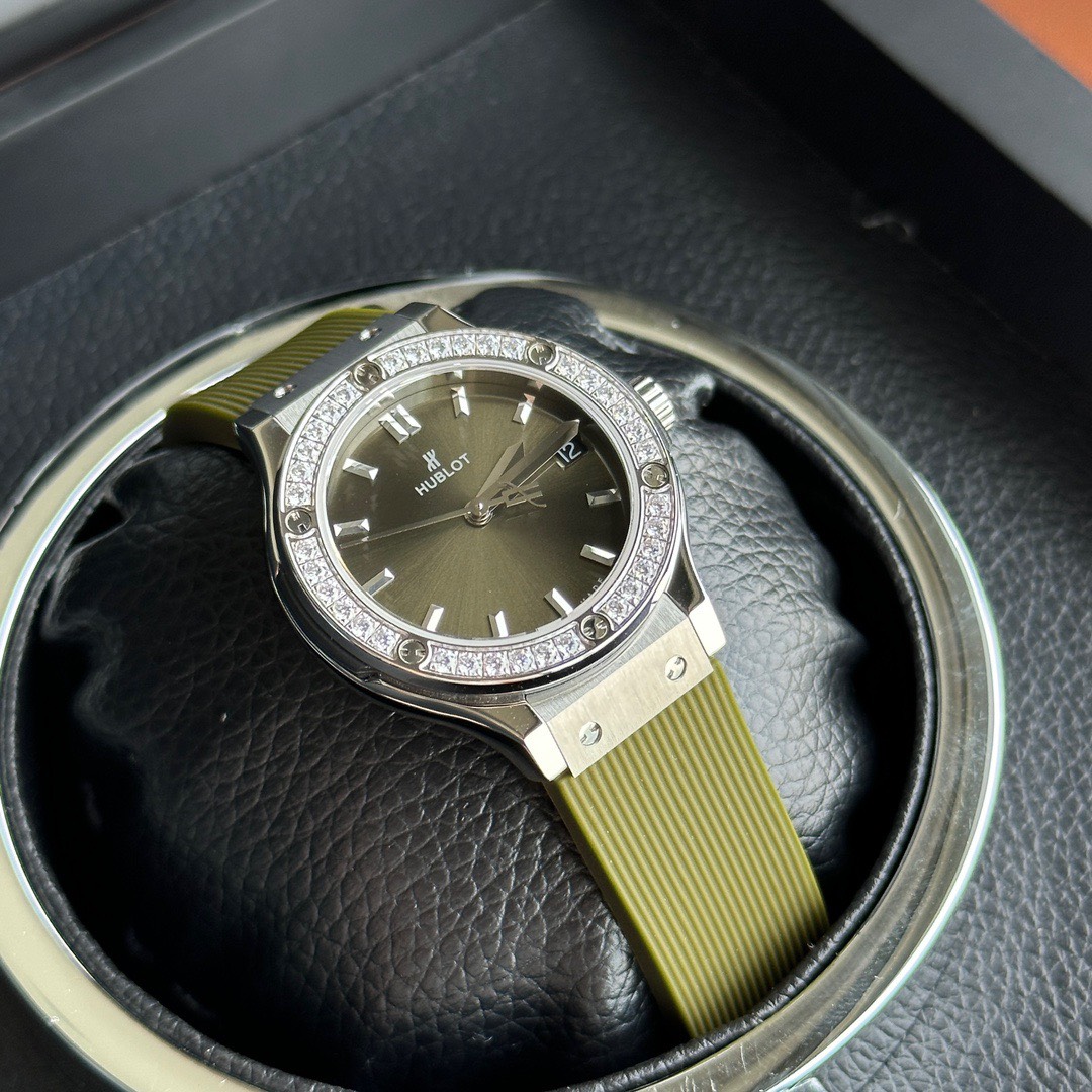 Hublot Replica 1:1 Watch Classic Fusion Women s Green With Diamond 33mm