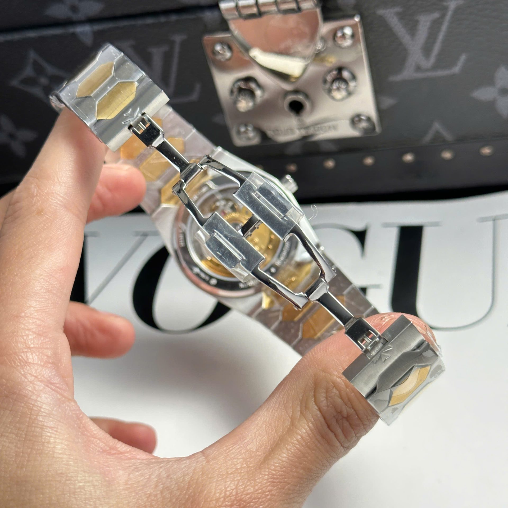 Vacheron Constantin Historiques 222 Fake 11 Watches Dial Black Metal Wire 8F Factory 37mm