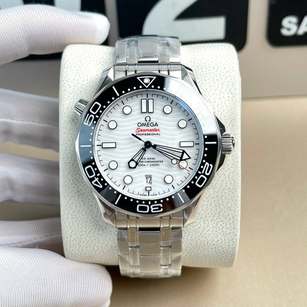 Omega Replica 11 Watch Seamaster White Dial Metal Strap Factory VS 42mm
