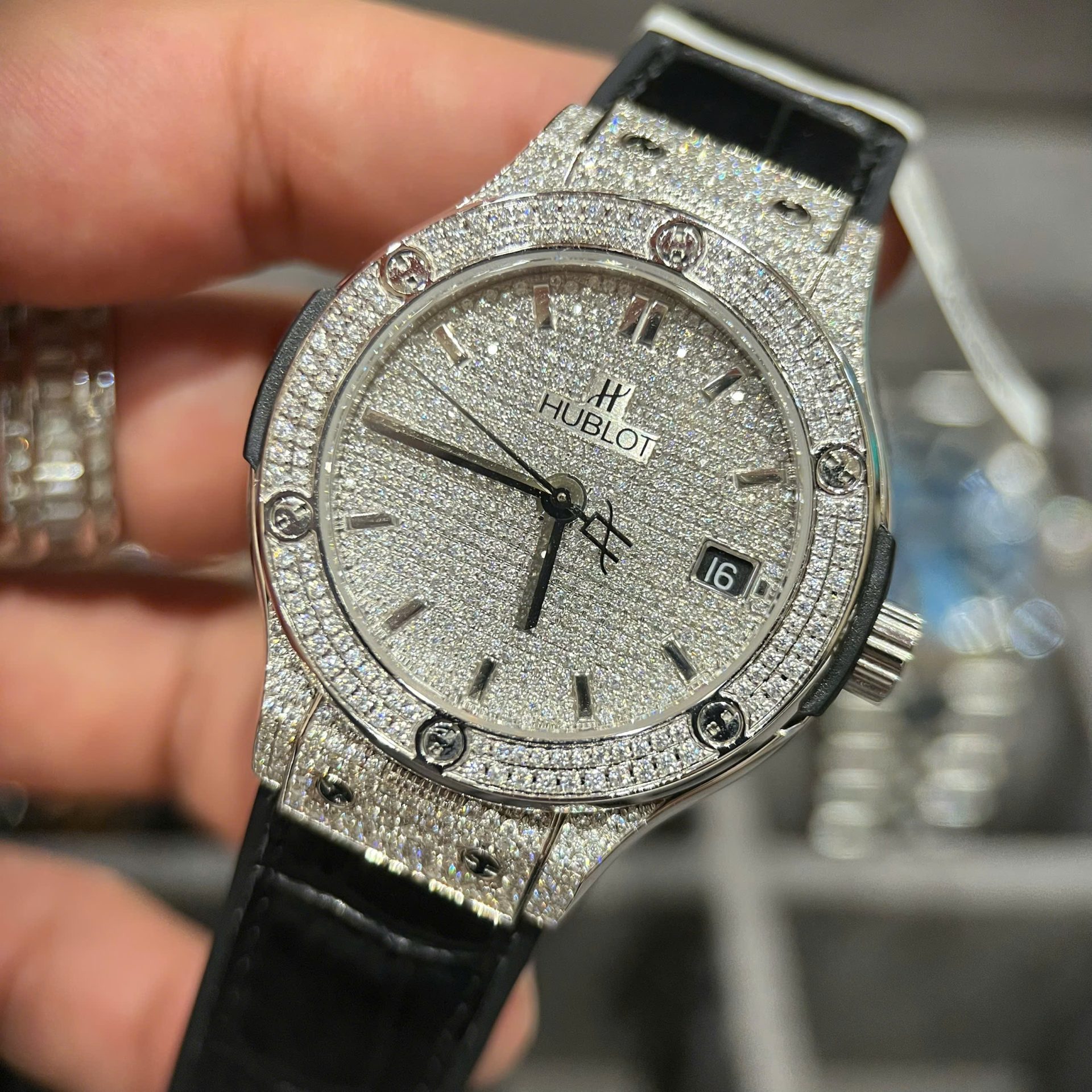 Hublot Classic Fusion Titanium Diamonds Pavé Full Moissanite Hong Kong Imitation Watches 38mm