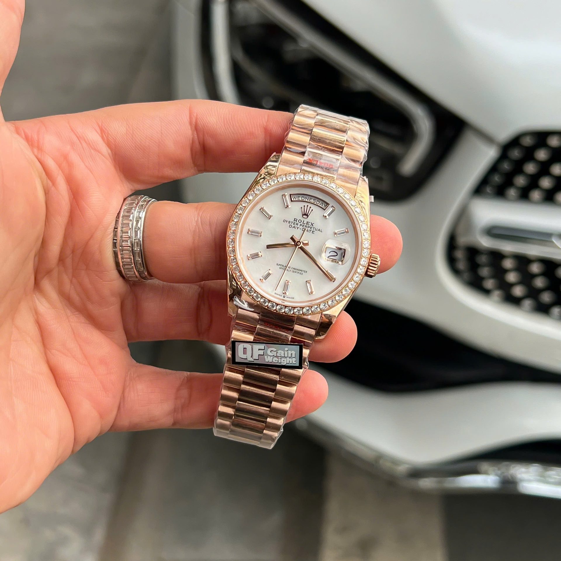 Rolex Day-Date Dial MOP Replica Watch Weight 158 Grams Bezel Moissanite Diamonds QF Factory 36mm