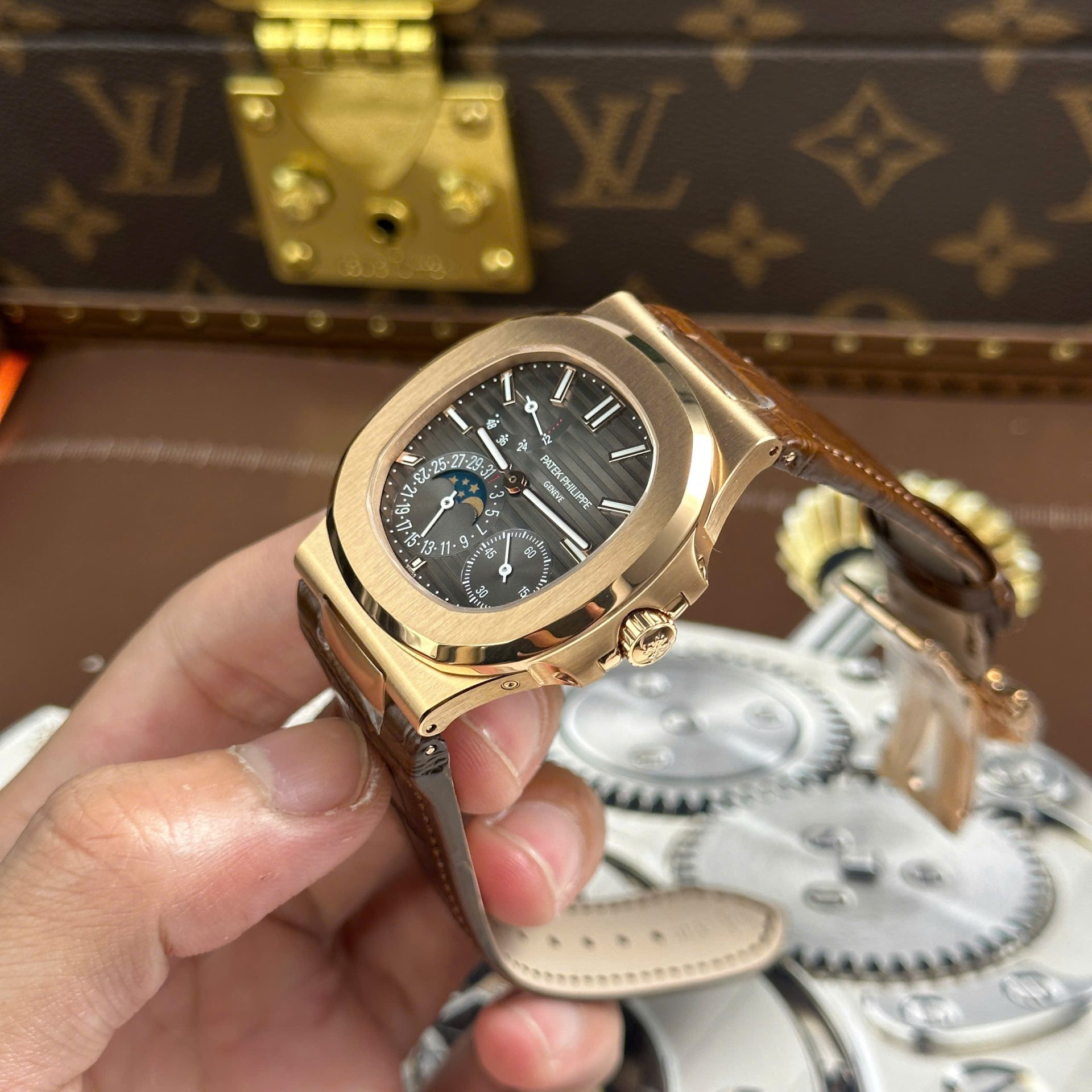 Patek Philippe Nautilus 5712R Replica Watches Gray Dial Leather Strap PPF Factory Version 3 40mm