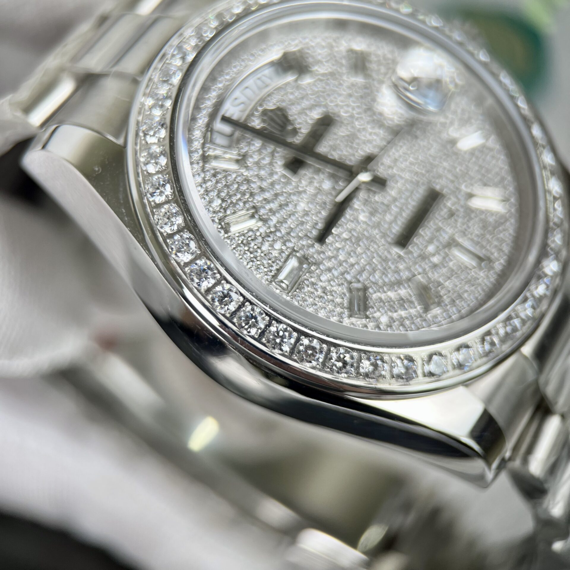 Rolex Day-Date Best Replica Watch Full Swarovski Crystal 40mm