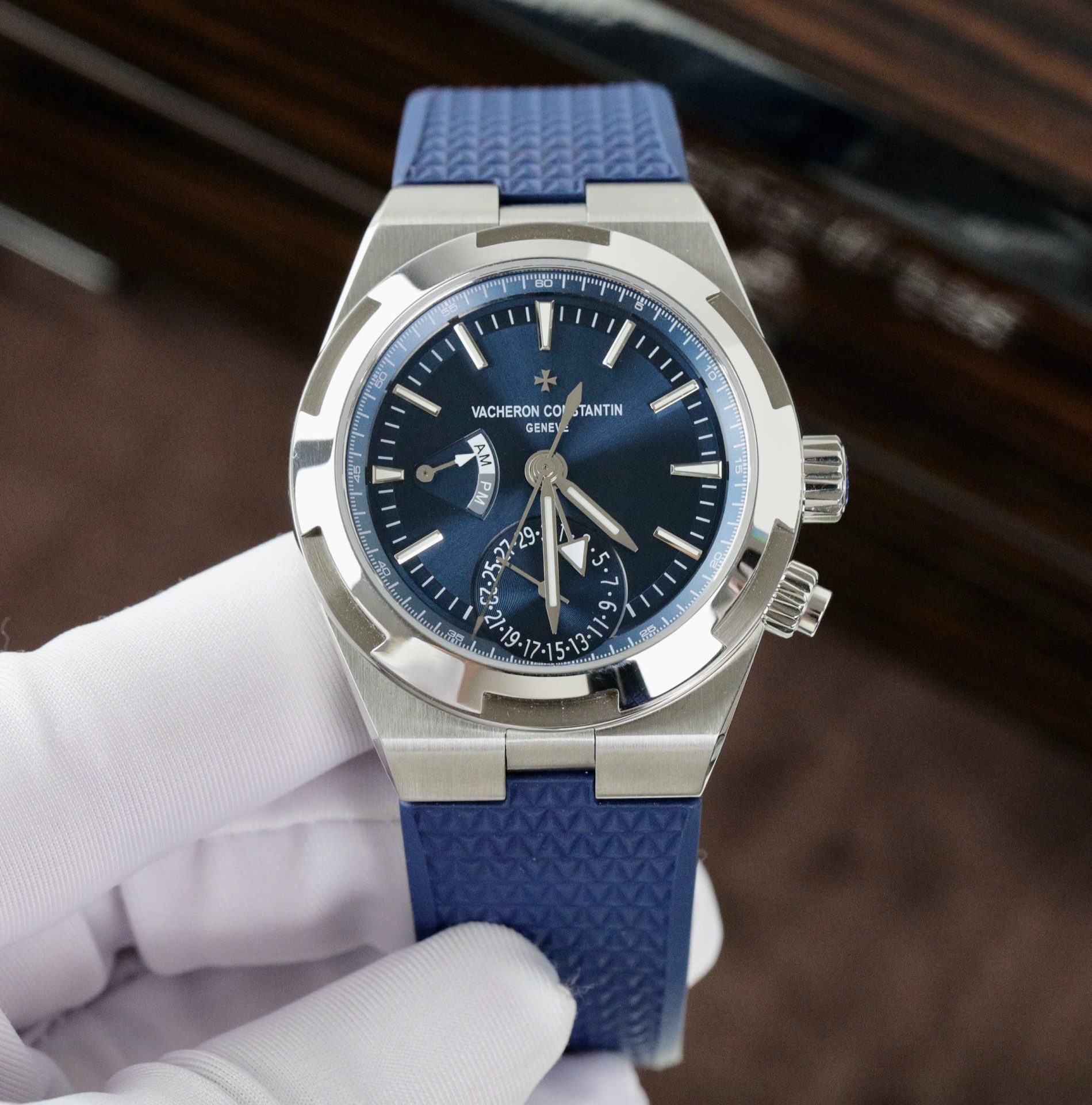 Vacheron Constantin Replica Watch Overseas Dual Time 7900V Blue PZ Factory 41mm