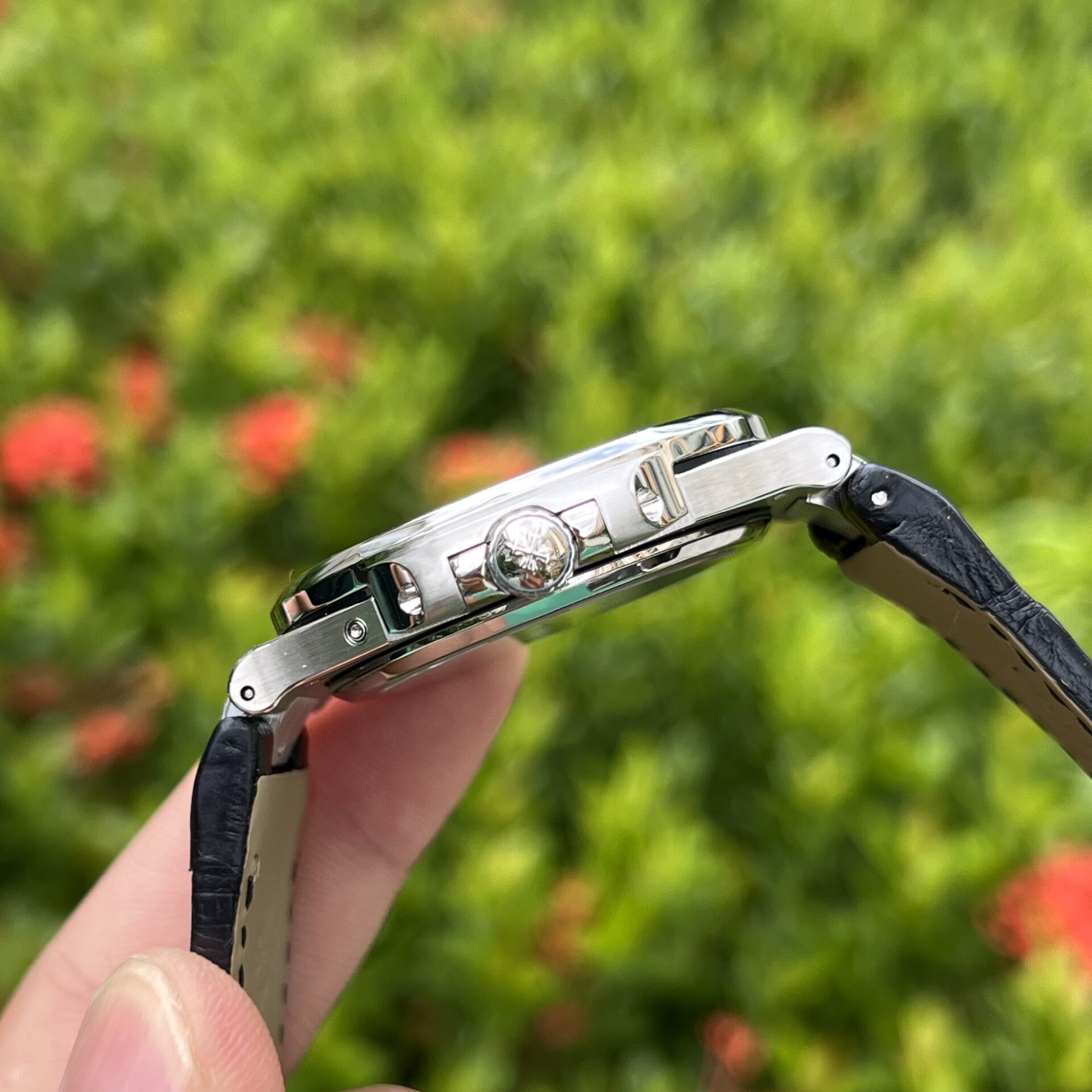 Patek Philippe Replica 11 Watch Nautilus 5722 G Moissanite Diamond Bezel 40mm