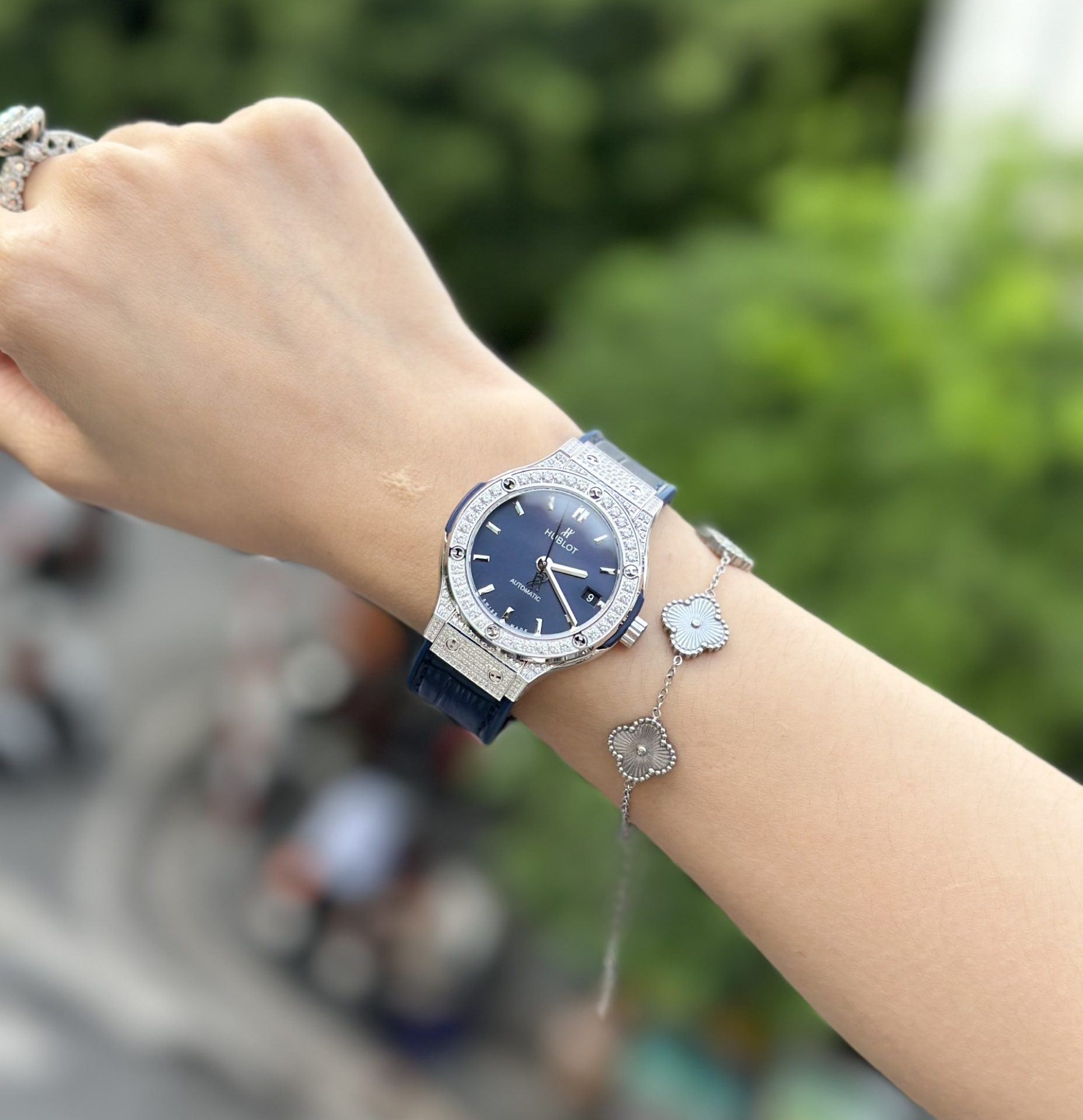 Hublot Replica 1:1 Watch Classic Fusion Blue Dial With Full Diamond HB Factory 38mm