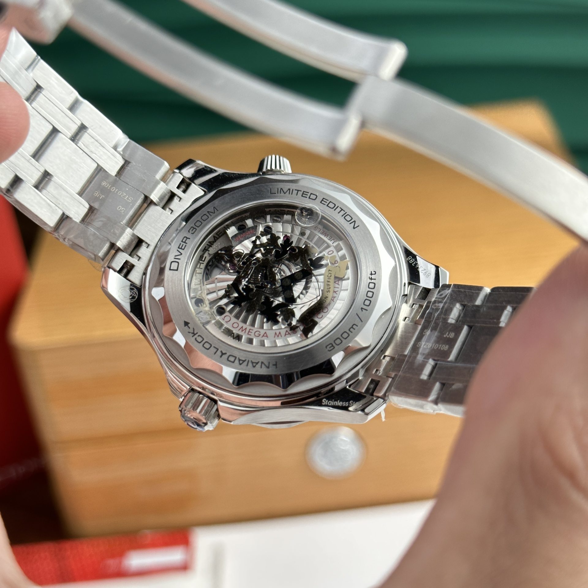 Omega Replica 1:1 Watch Seamaster James Bond 007  VS Factory 42mm