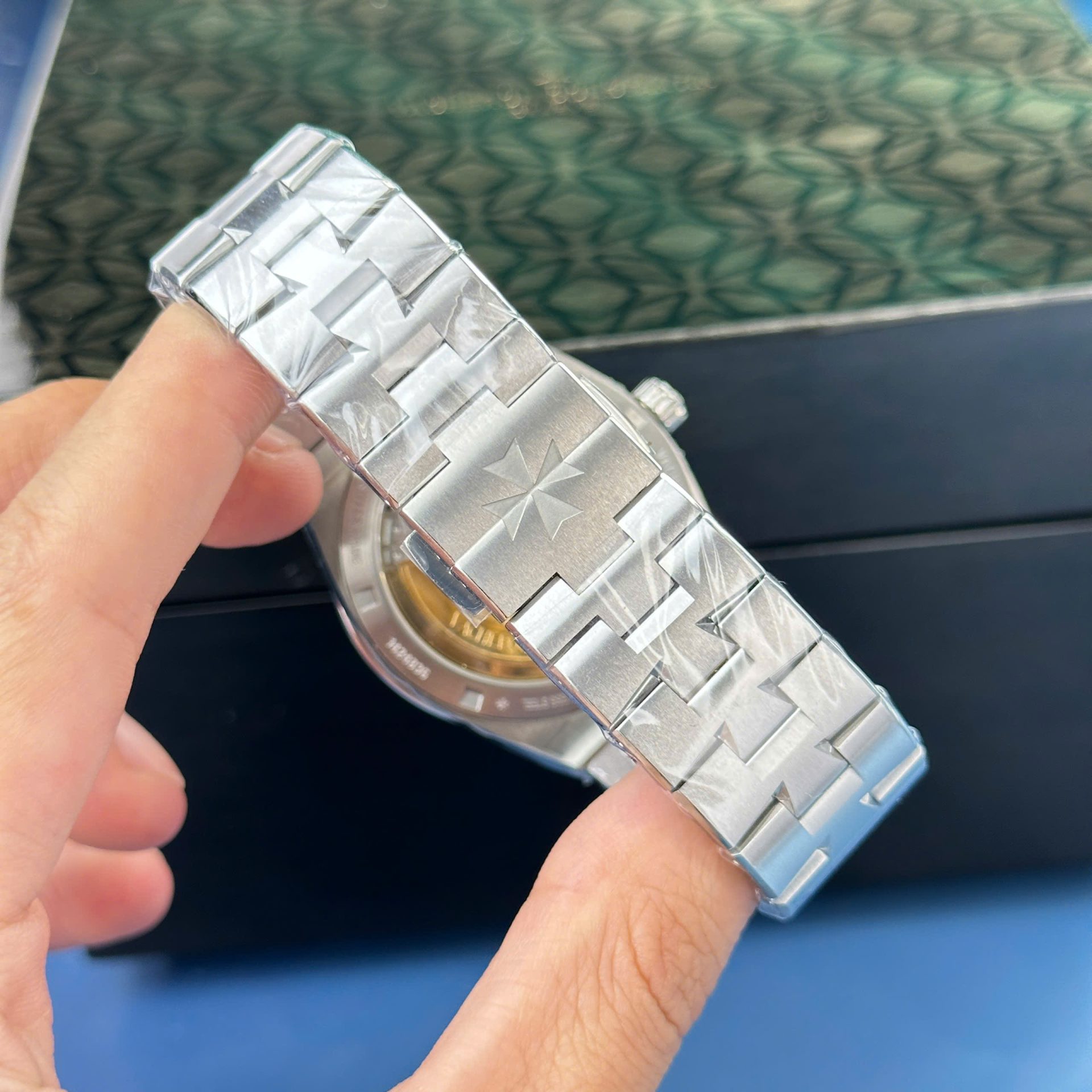 Vacheron Constantin Overseas 4500V Replica High-class Watch Green Dial PPF Factory 41mm