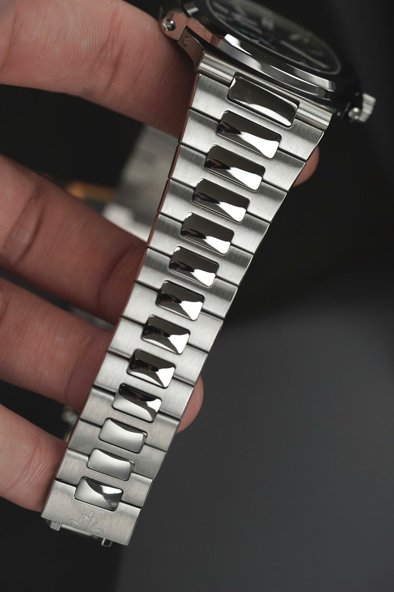 Patek Philippe Best Replica Watches Nautilus 5712 Custom Authentic Details 40mm