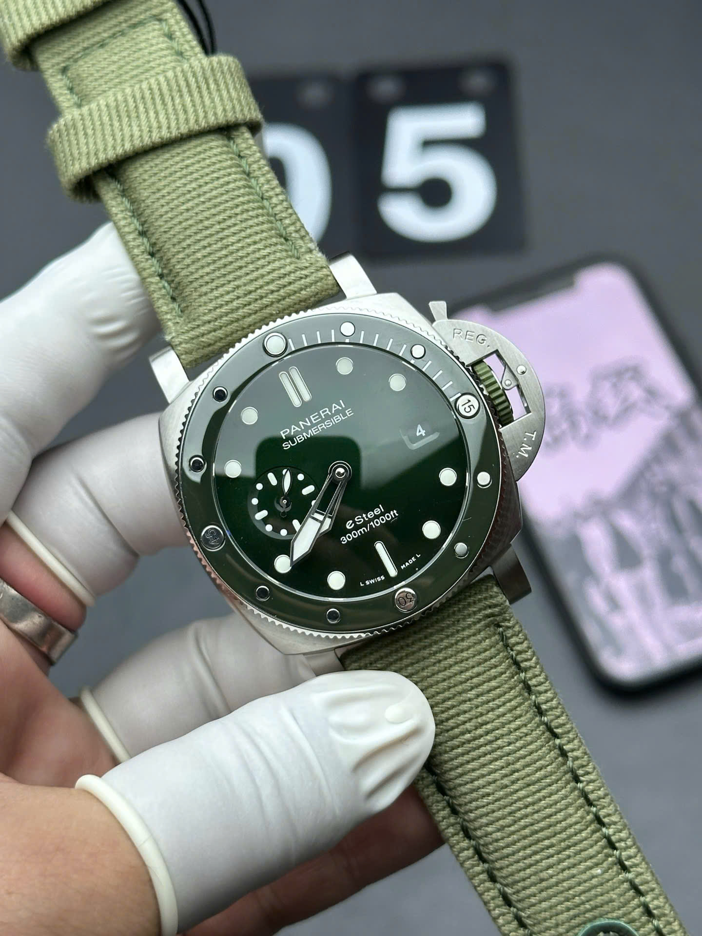 Panerai Replica Watch Submersible Esteel™ Verde Smeraldo Green Dial VS Factory 44mm