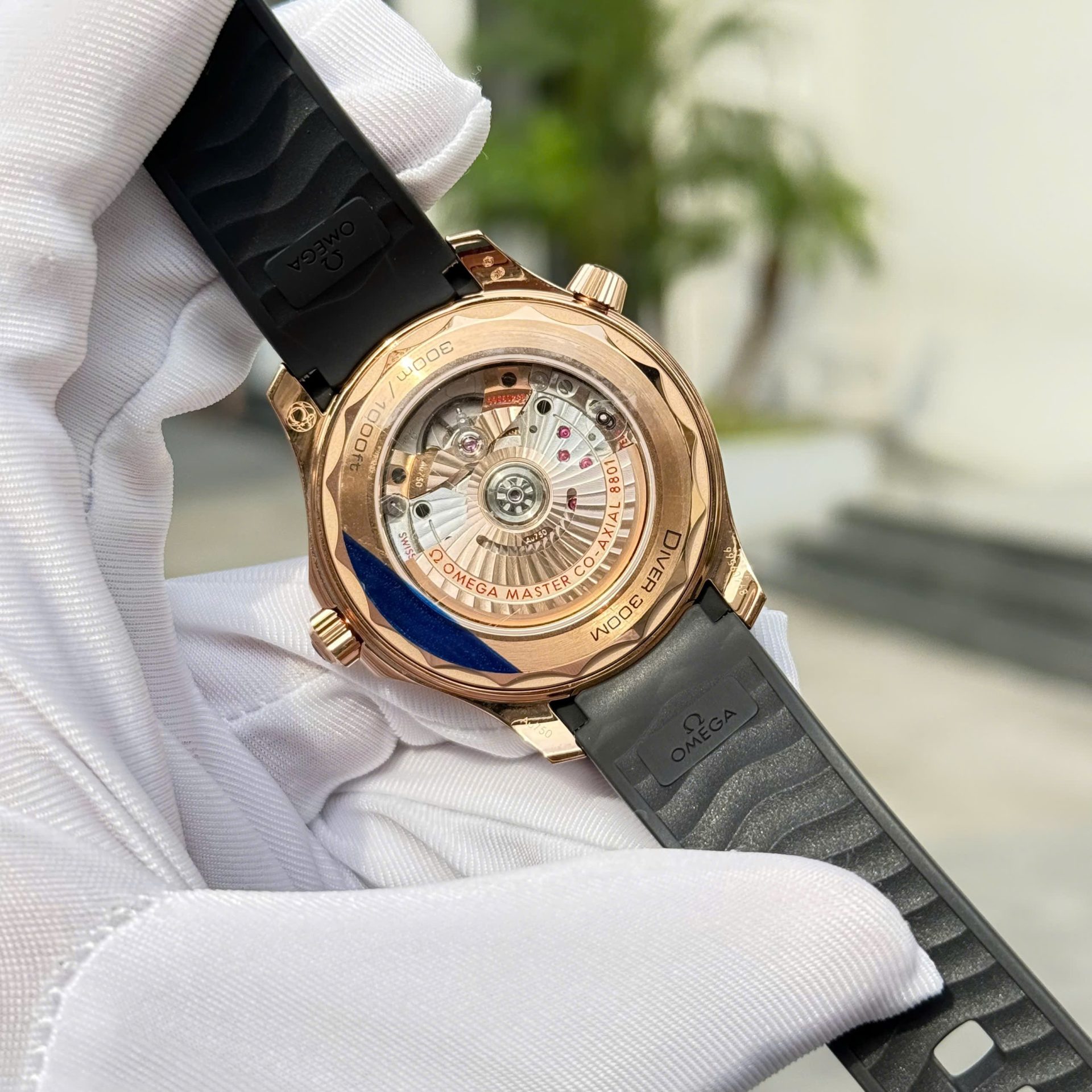 Omega High End Watch Replicas Seamaster Diver 300M Sedna™ Black Rubber Strap VS Factory 42mm