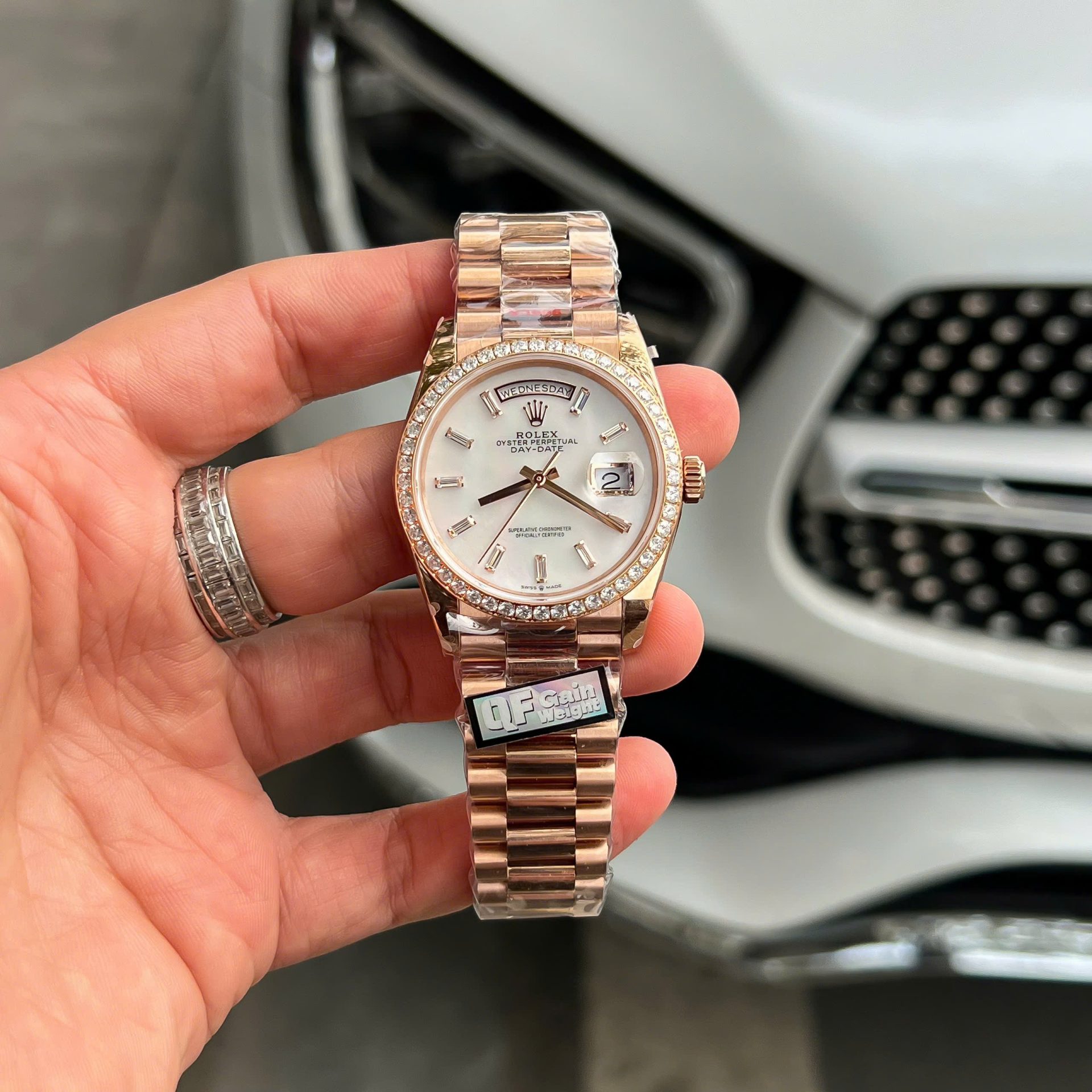 Rolex Day-Date Dial MOP Replica Watch Weight 158 Grams Bezel Moissanite Diamonds QF Factory 36mm