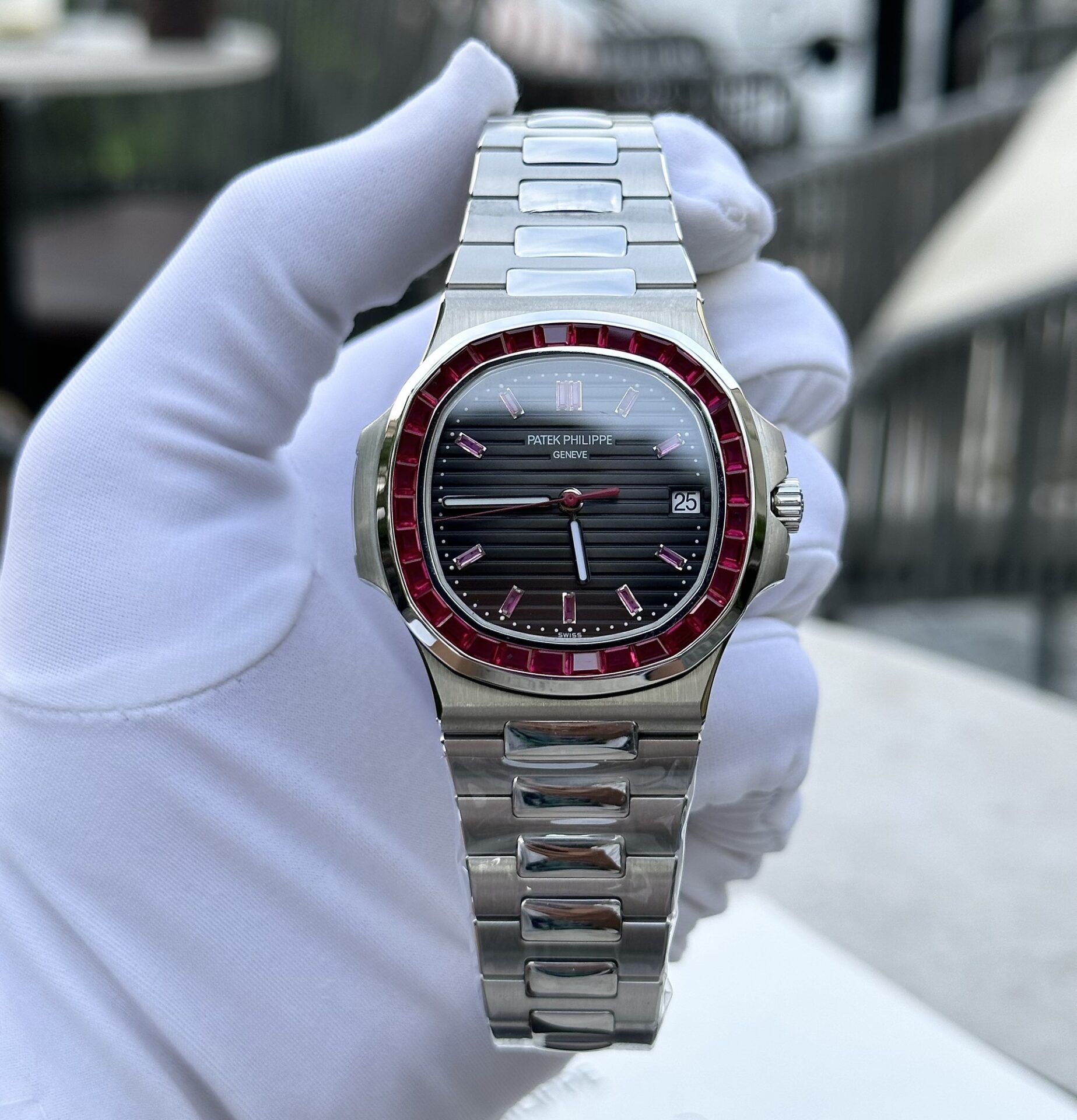 Patek Philippe Nautilus 5723 Replica 1:1 Watch Red Ruby Bezel 40mm