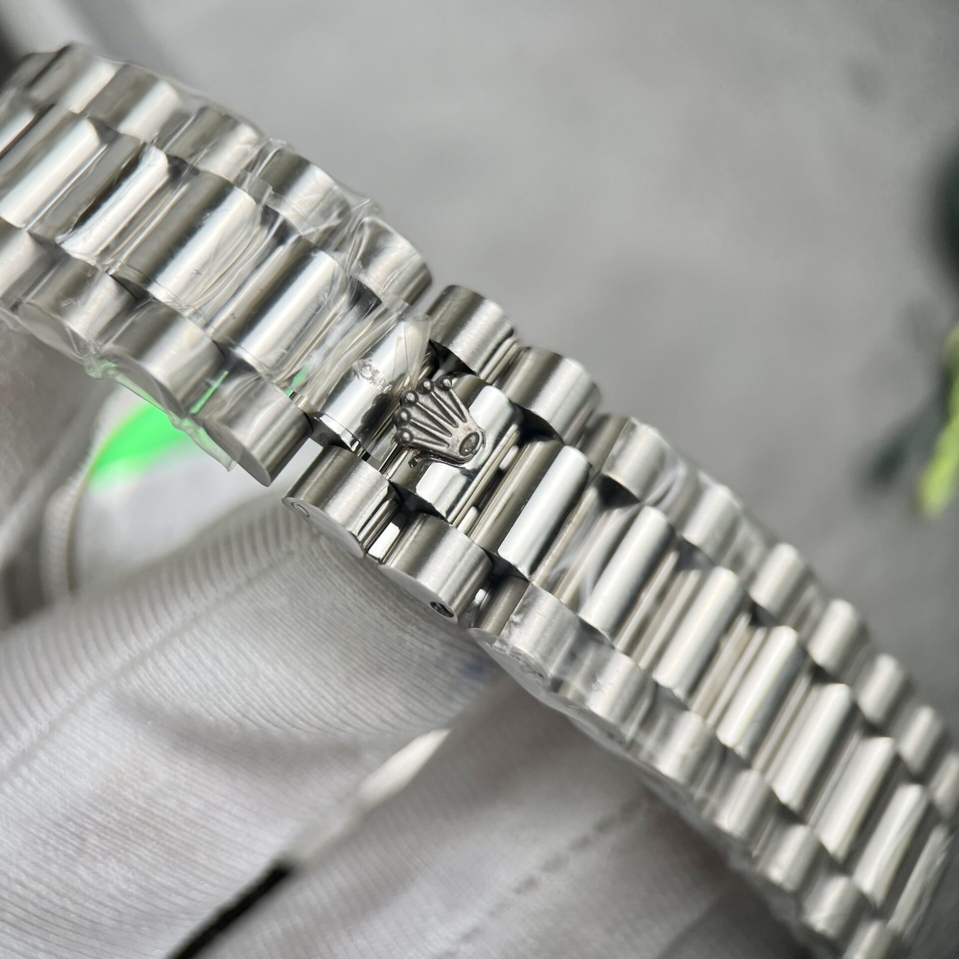 Rolex Day-Date Best Replica Watch Full Swarovski Crystal 40mm