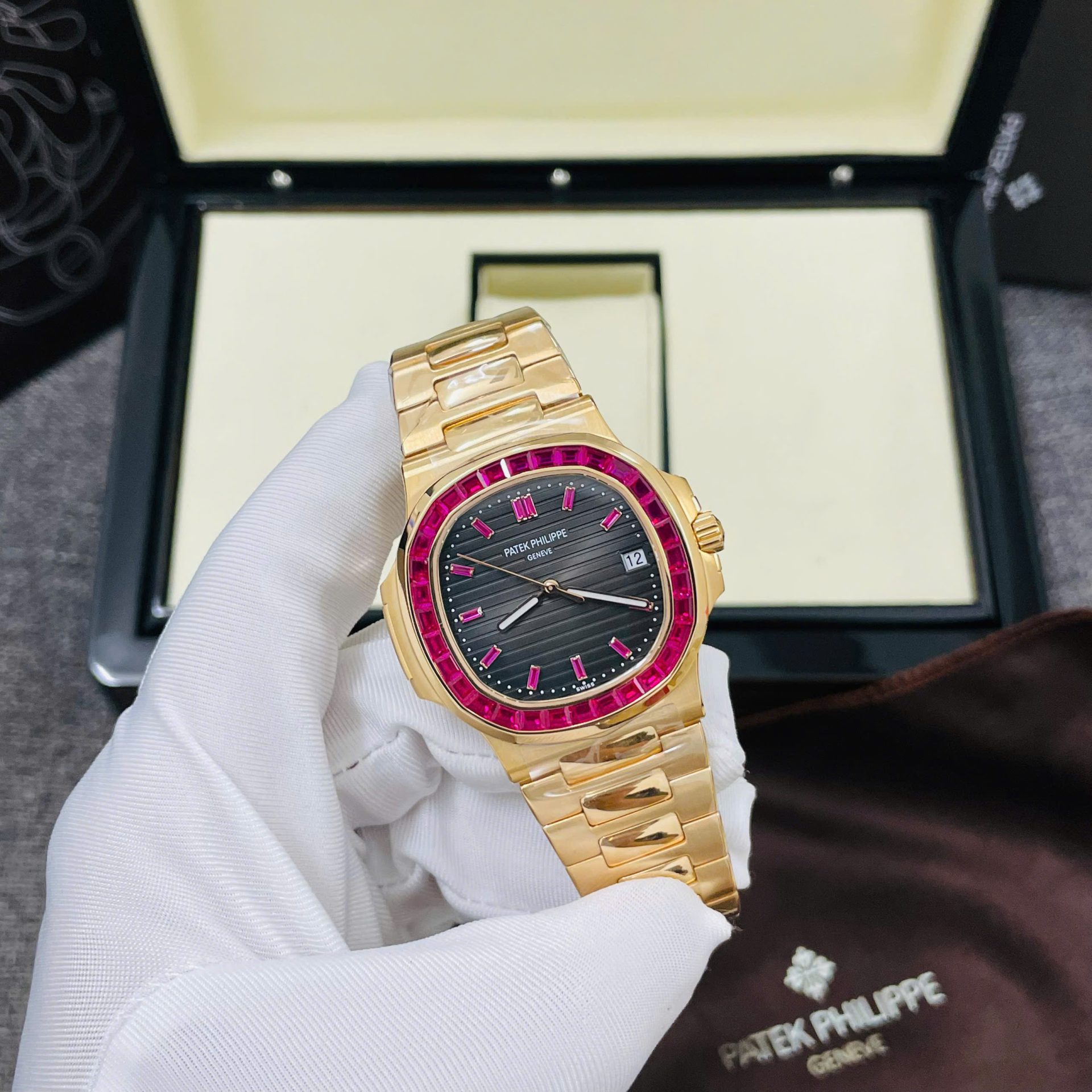 Patek Philippe Nautilus 5723 Copies Watch 18K Gold Wrapped + Synthetic Ruby 40mm