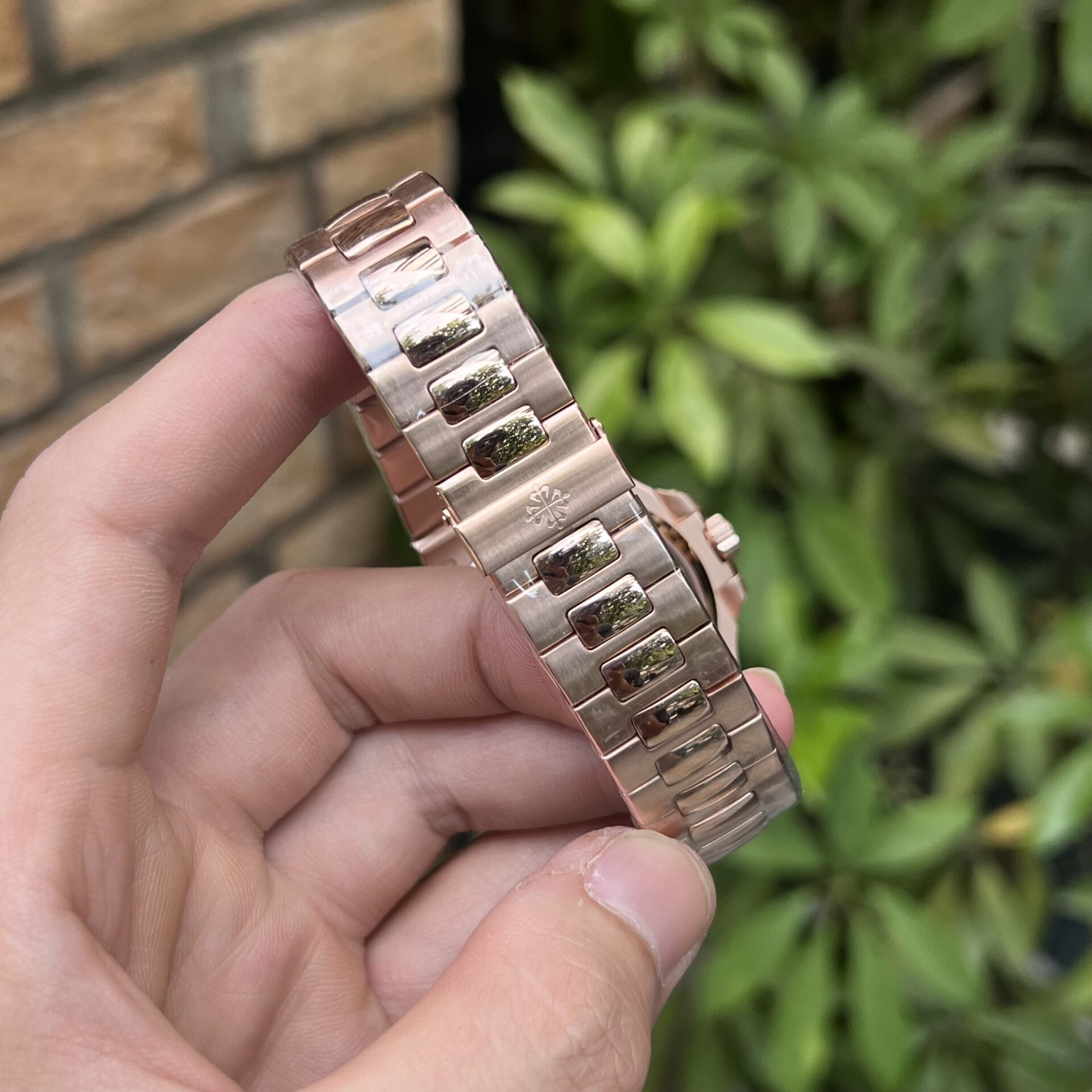 Patek Philippe Replica 11 Watch Nautilus 5712 Rose Gold Wrapped Chocolate Dial GRF 40mm