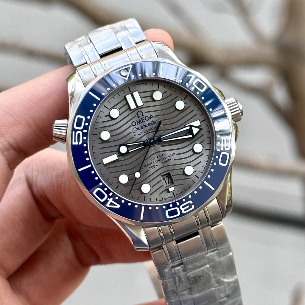 Omega Replica 11 Watch Seamaster Diver 300M Grey Dial Blue Ceramic Bezel Factory VS 42mm