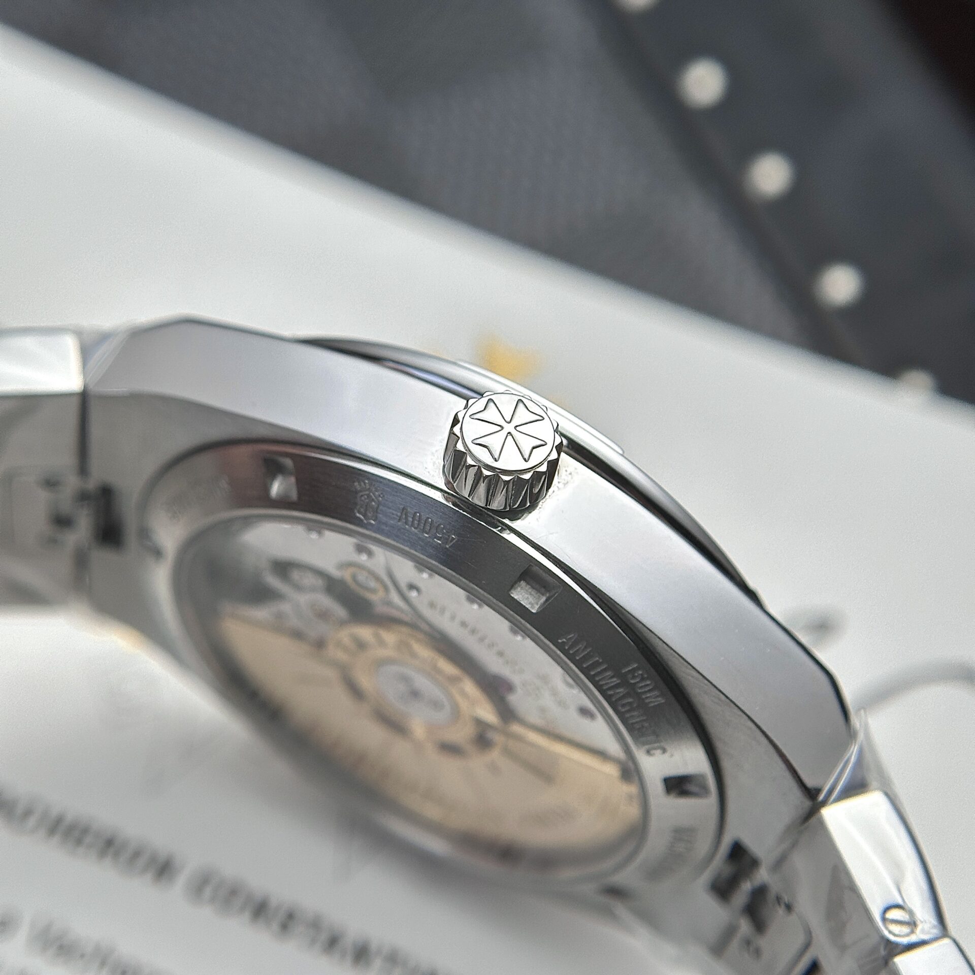 Vacheron Constantin Overseas White Dial Metal Strap Replica 1:1 Watch 41mm