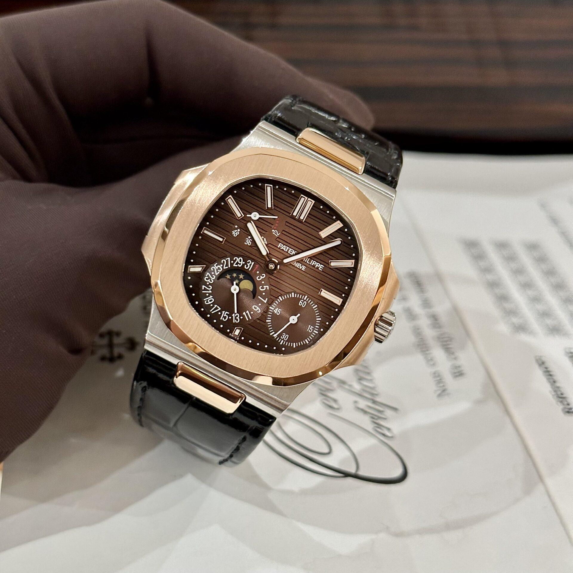 Patek Philippe Replica Watch Nautilus 5712 Demi Rose Gold Chocolate GRF 40mm