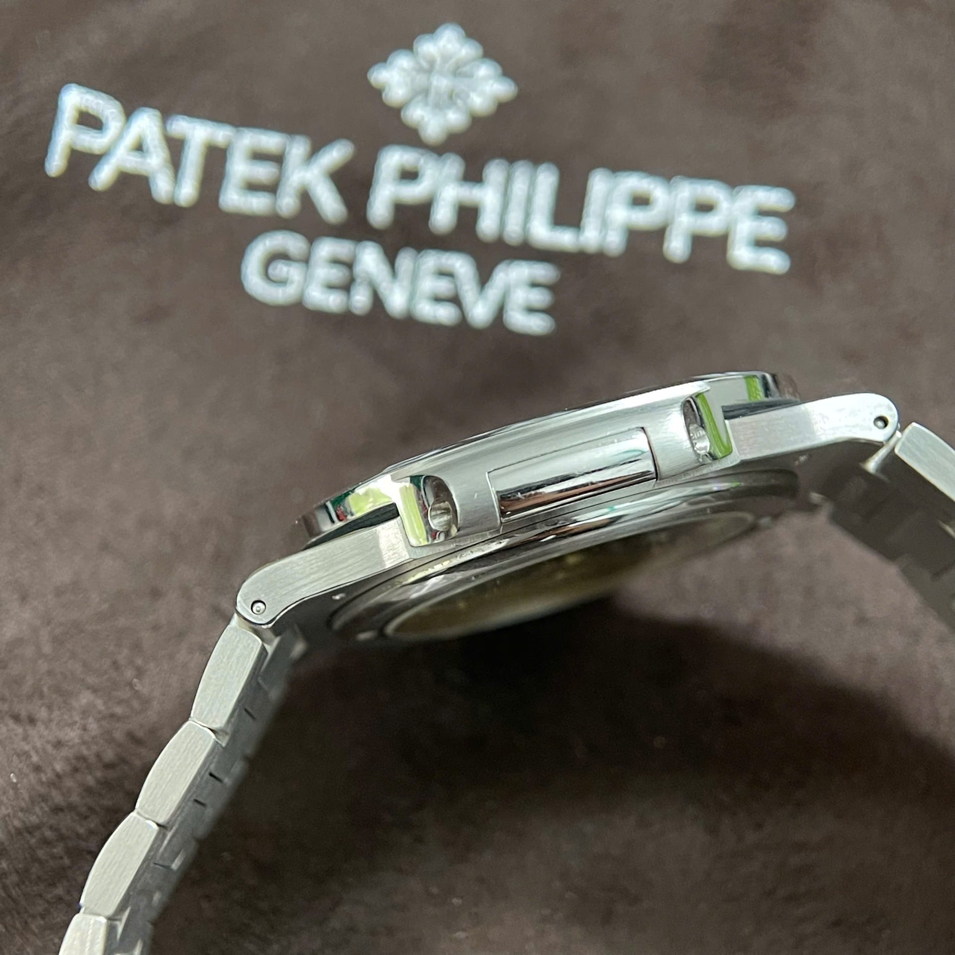 Patek Philippe Nautilus 5719 Replica Watches Custom 18K Solid White Gold + Diamonds 40mm