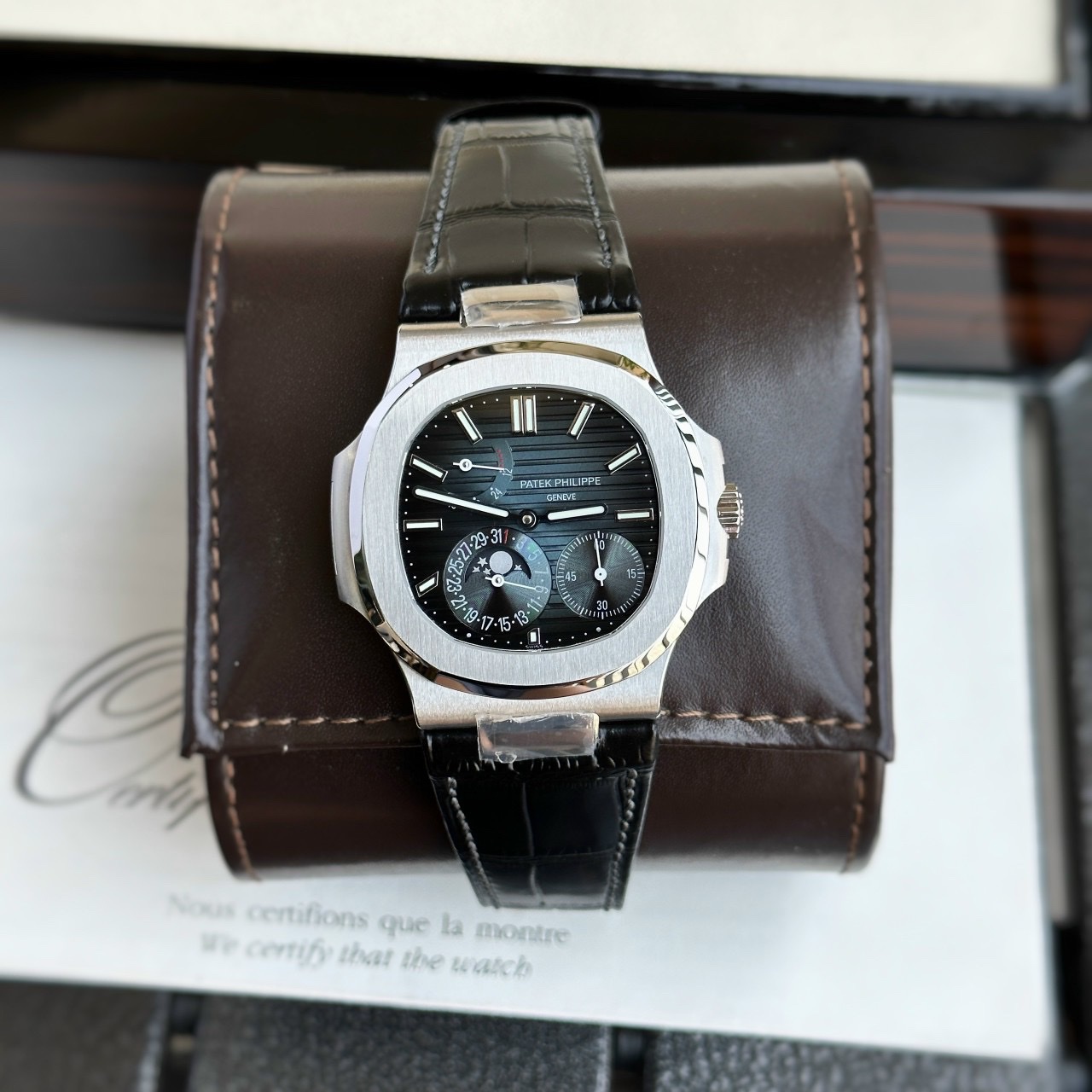 Patek Philippe Replica 11 Watch Nautilus 5712 Leather Strap Blue Black Dial GR Factory 40mm
