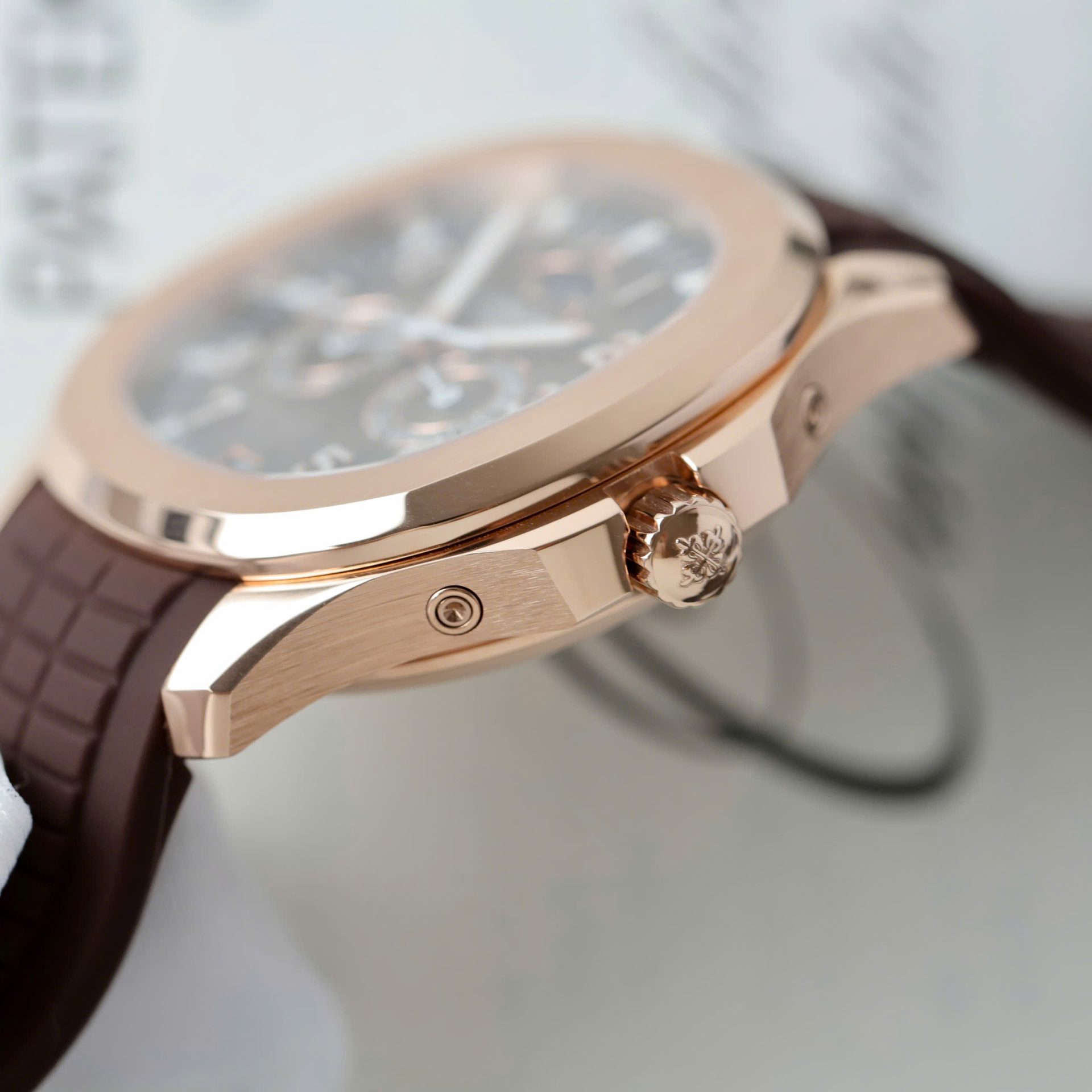 Patek Philippe Best Replica Watch Aquanaut 5261R Automatic Swiss Movement Chocolate Dial 40mm