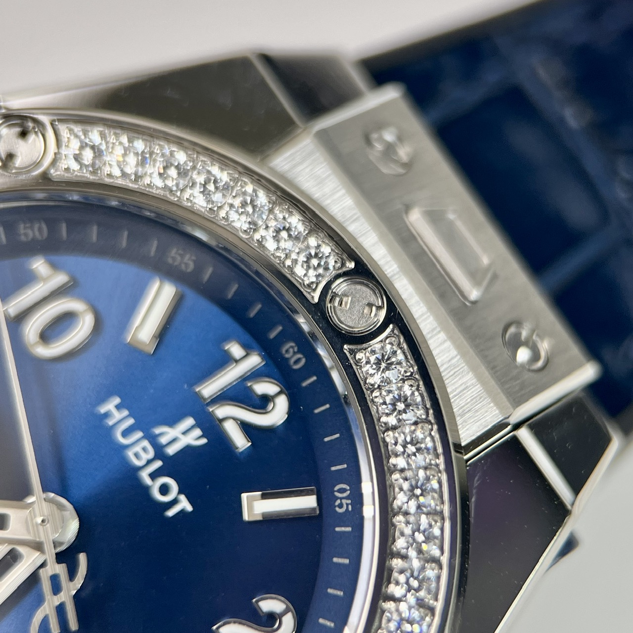 Hublot Replica 1:1 Watch Big Bang One Click Blue Dial With Diamond benzene 38mm
