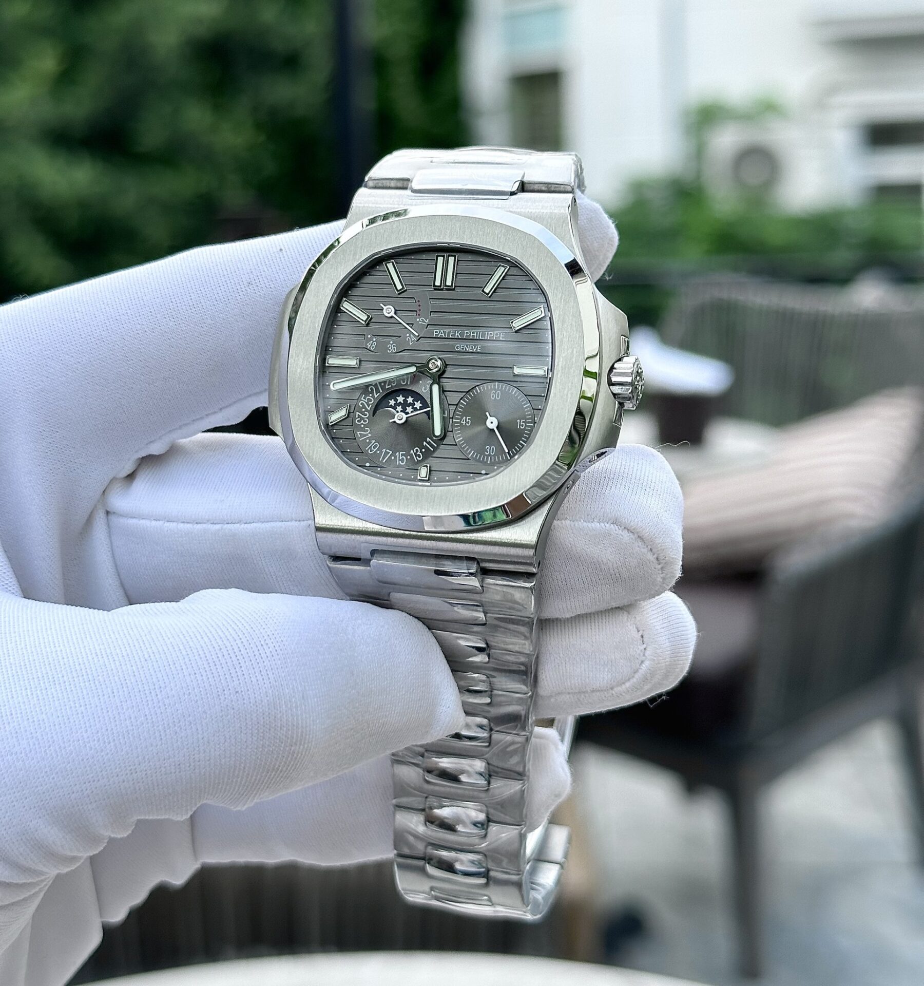 Patek Philippe Nautilus 5712 Gray Dial Replica 1:1 Watch GR Factory 40mm