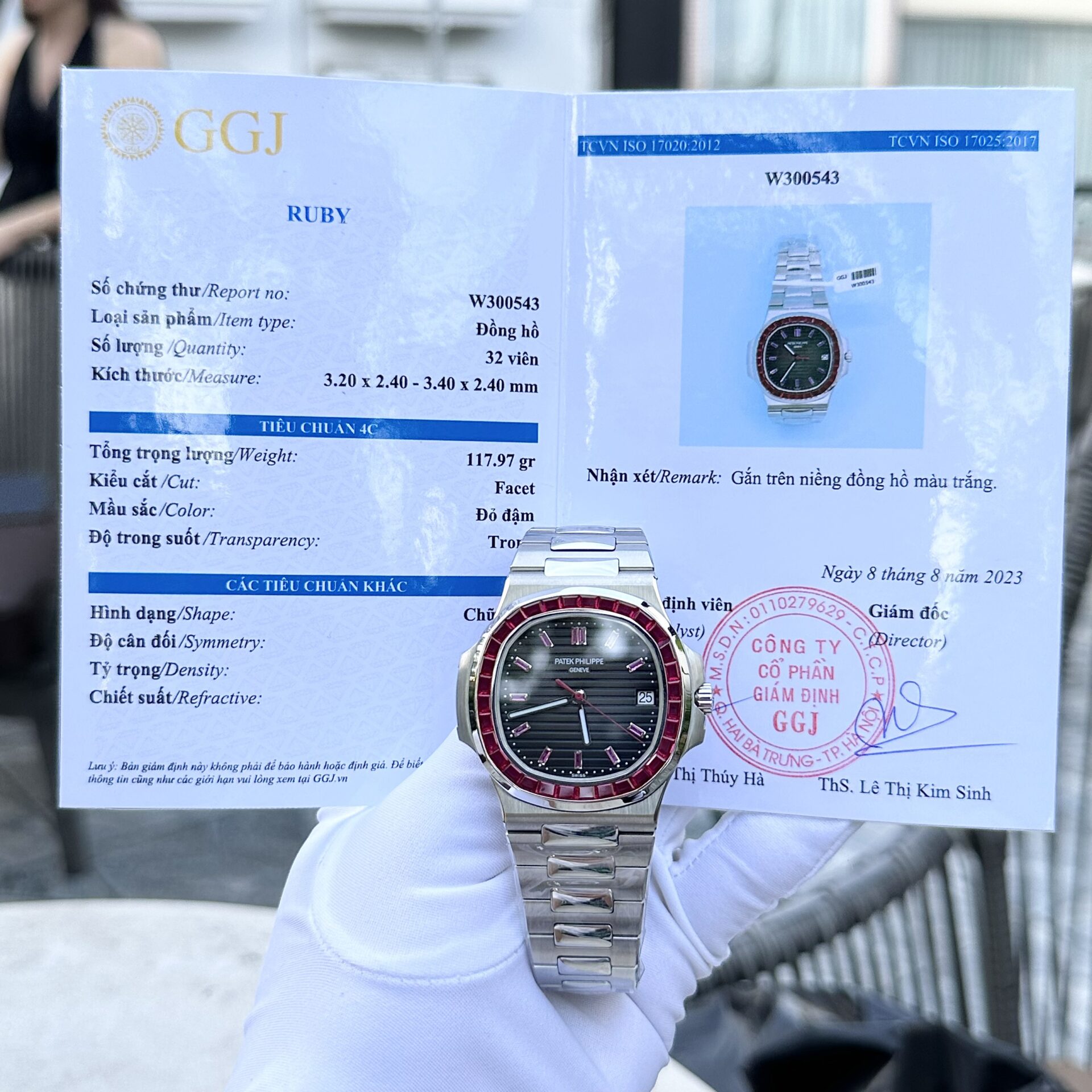 Patek Philippe Nautilus 5723 Replica 1:1 Watch Red Ruby Bezel 40mm
