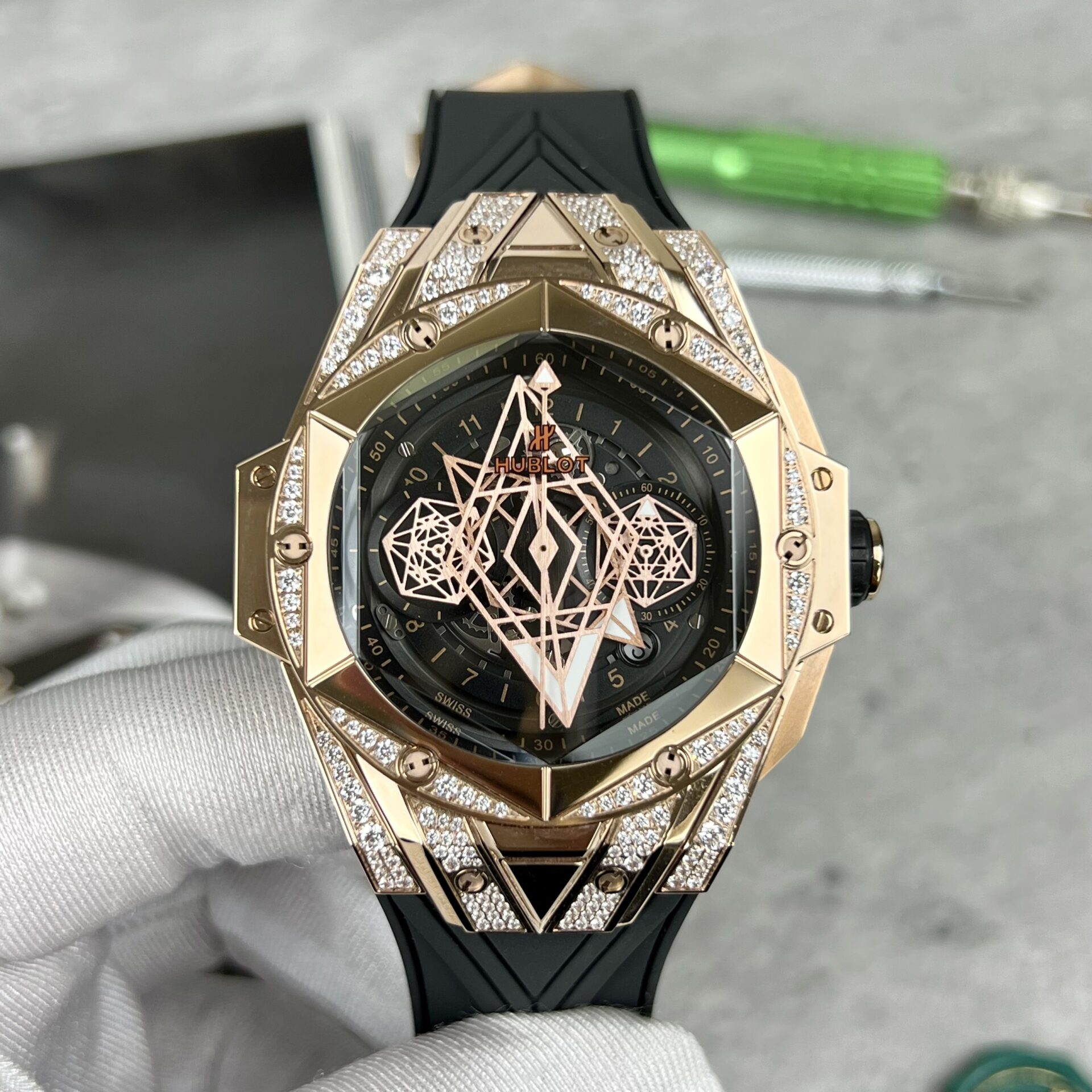 Hublot Replica Watch Big Bang Sang Bleu II King Gold Diamond 45mm