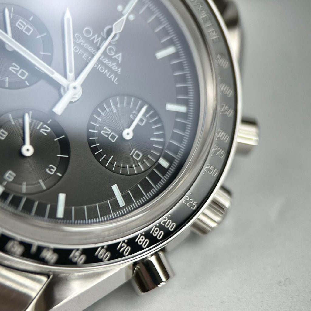 Omega SpeedMaster Moonwatch Chronograph Replica 11 Watches Black Dial 42mm