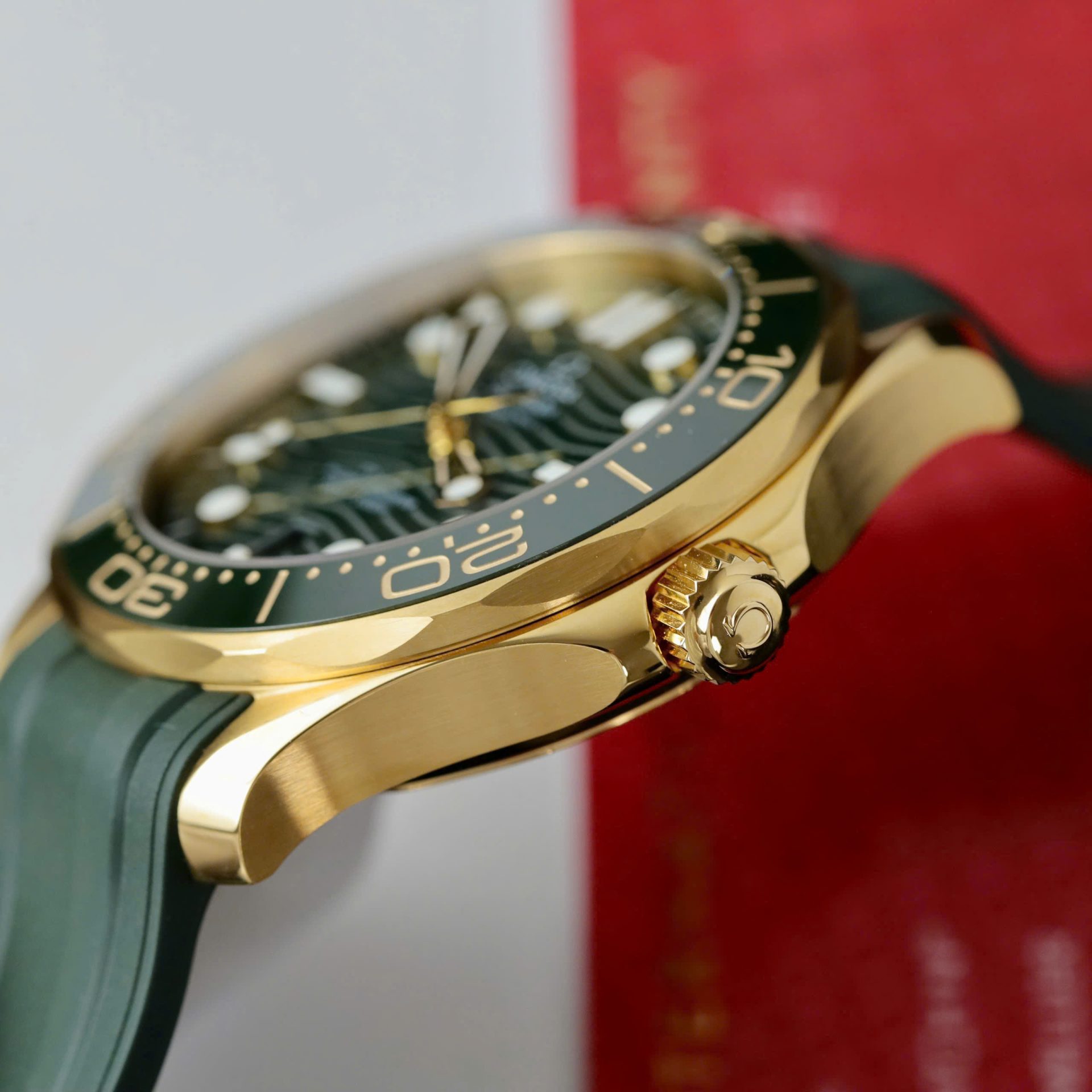 Omega Seamaster Diver 300M Replica Watches Green Dial Rubber Strap VS Factory 42mm