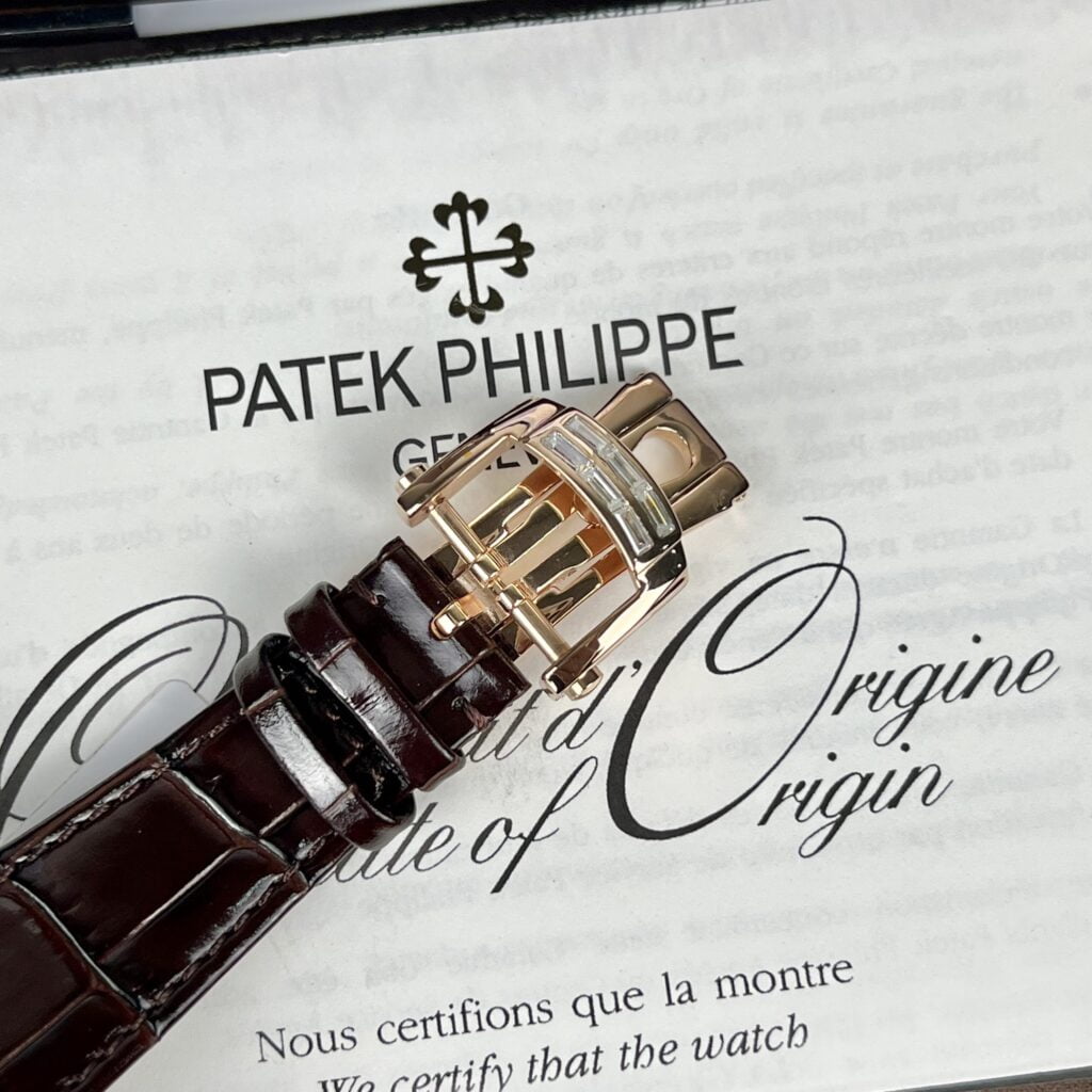 Patek Philippe Replica Watch Nautilus 5724 Gold-Wrapped With Moissanite Diamond ZF Factory 40mm
