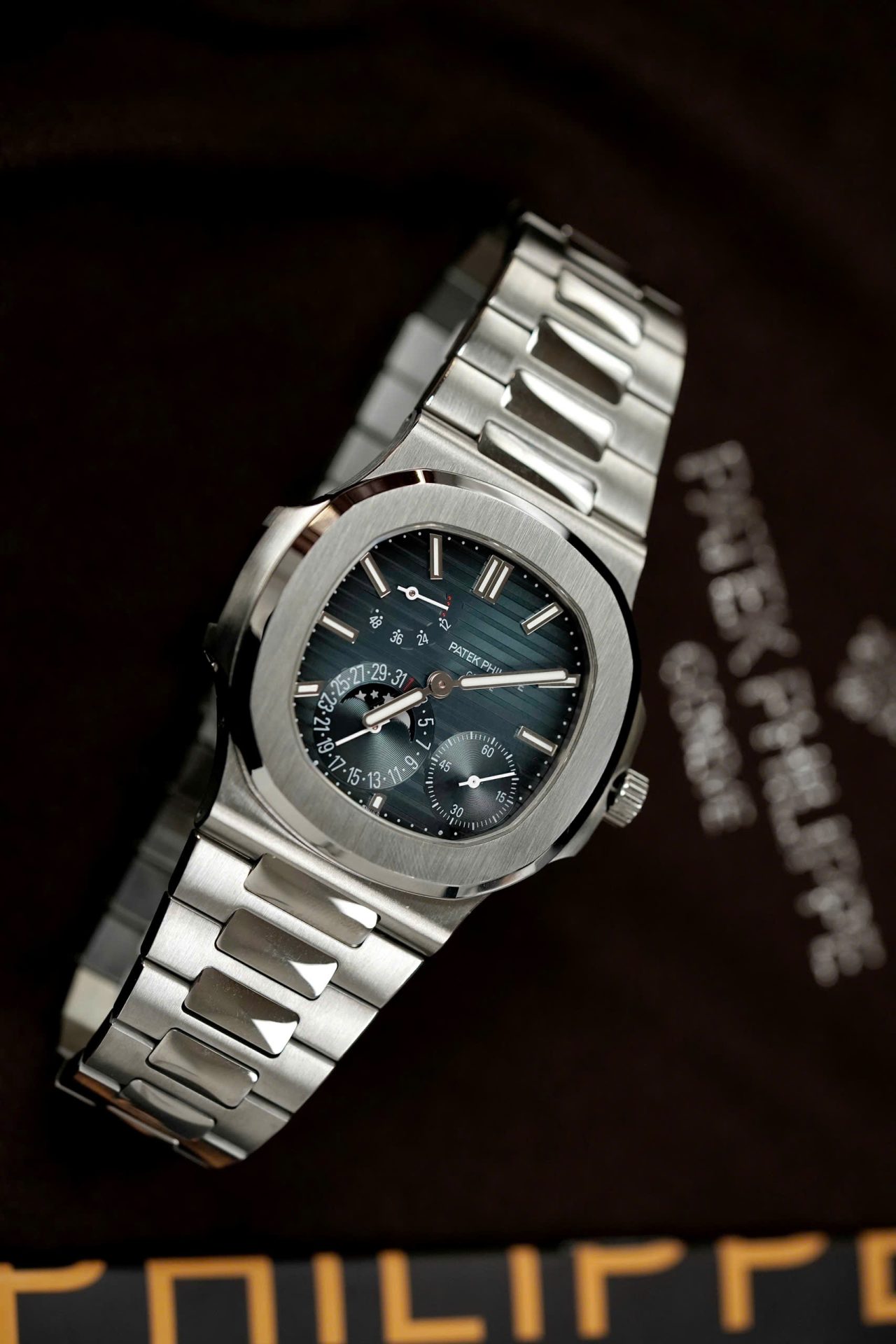 Patek Philippe Best Replica Watches Nautilus 5712 Custom Authentic Details 40mm