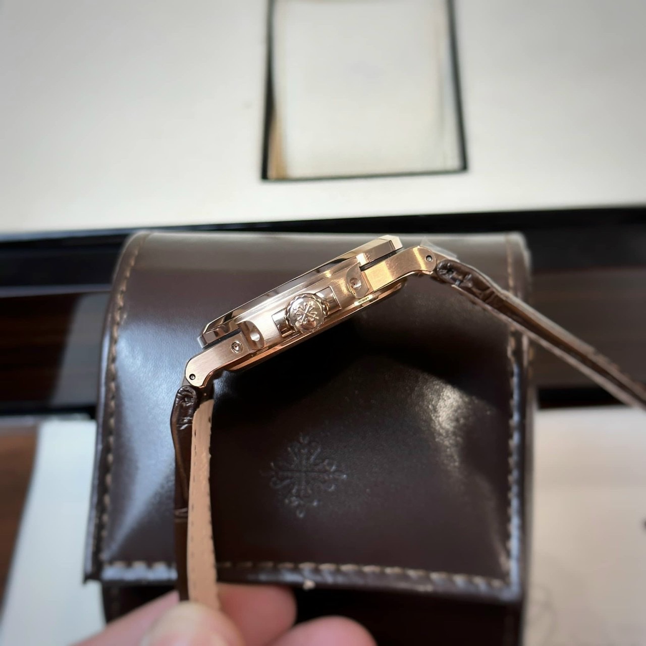 Patek Philippe Replica 1:1 Watch Nautilus 5712 Chocolate Dial Leather Strap GR Factory 40mm