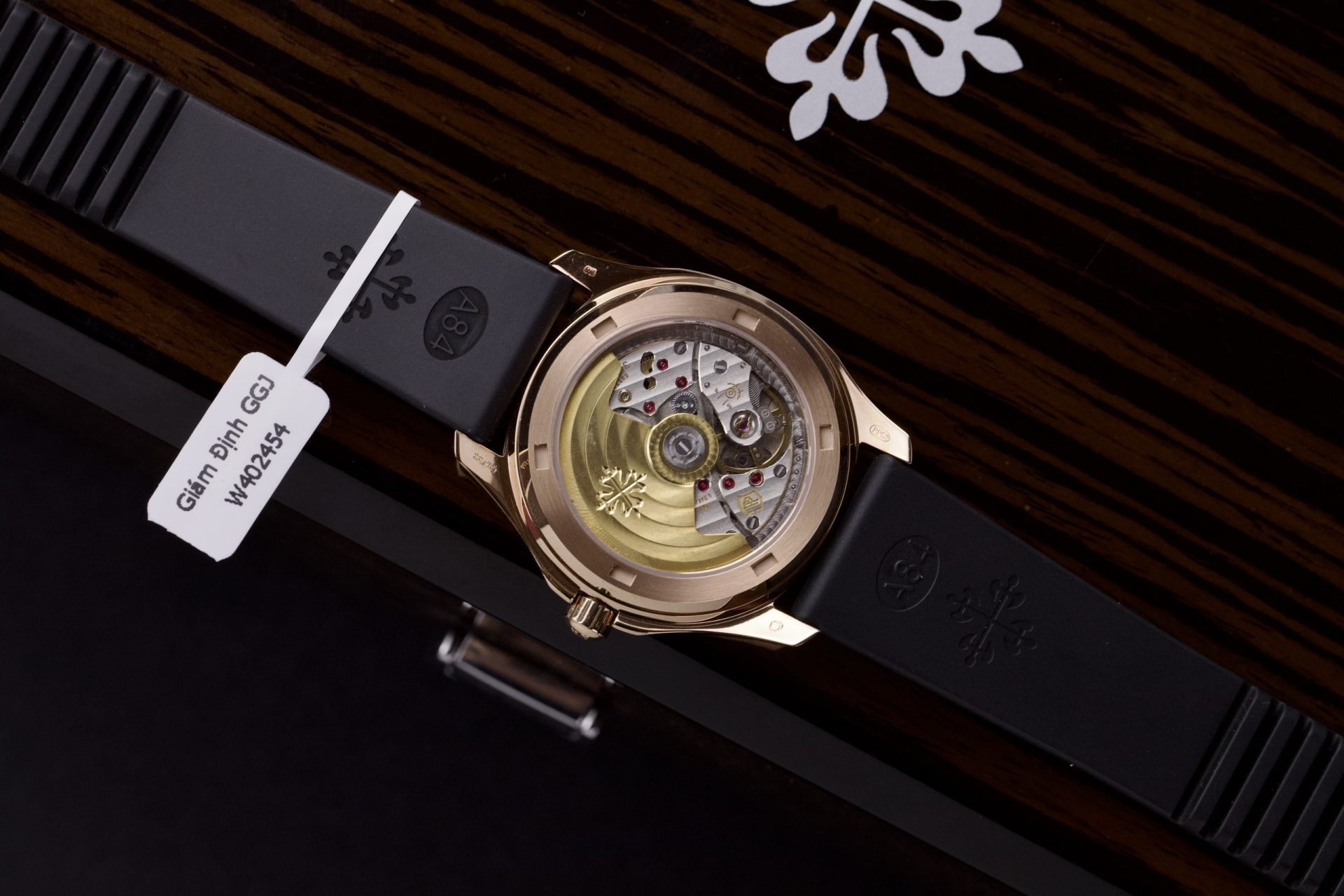 Patek Philippe Replica 1:1 Watch Aquanaut 5067 Moissanite Diamond Rose Gold Plated 35.6mm