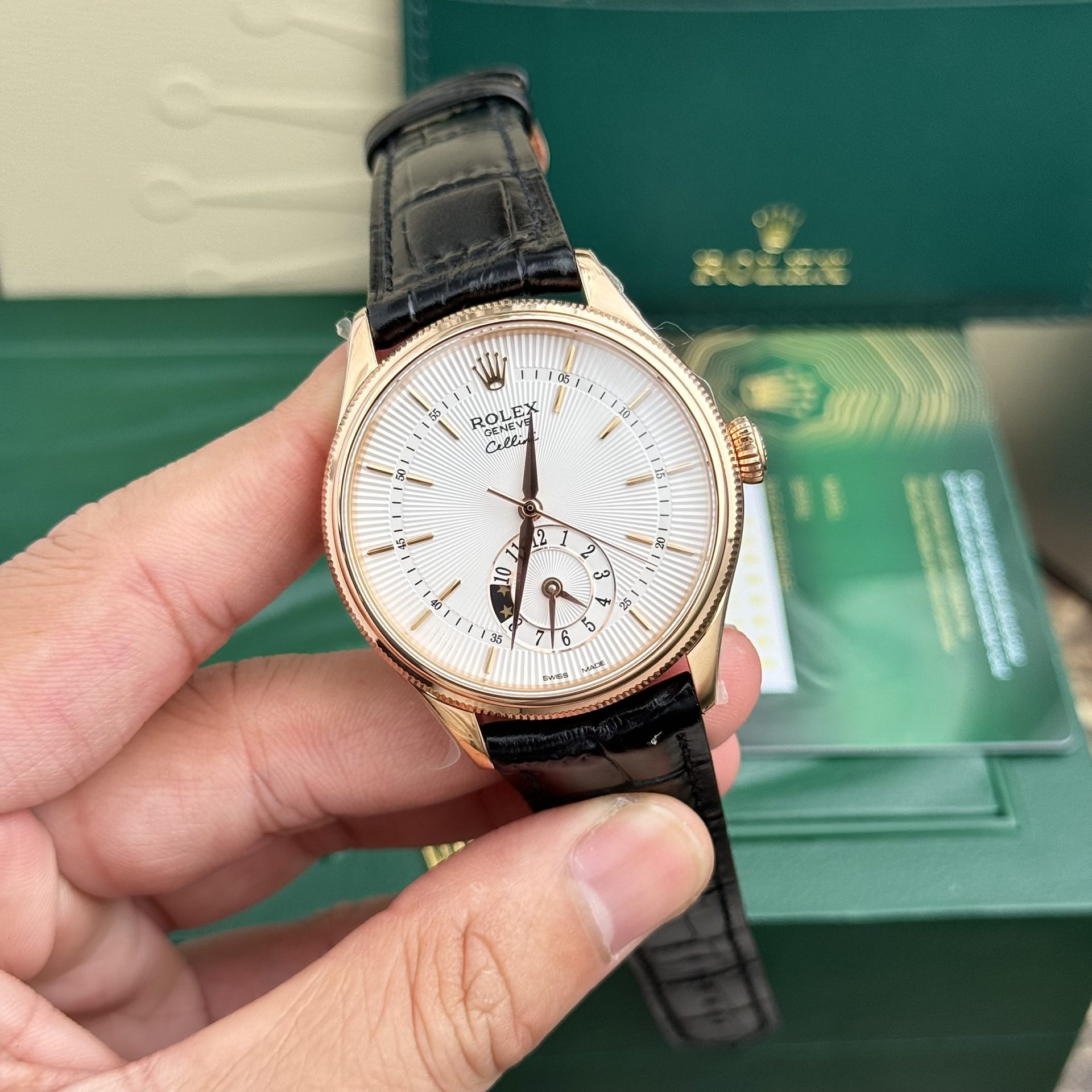 Rolex Replica 1:1 Watch Cellini 50525 White Face Black Leather Strap 39mm