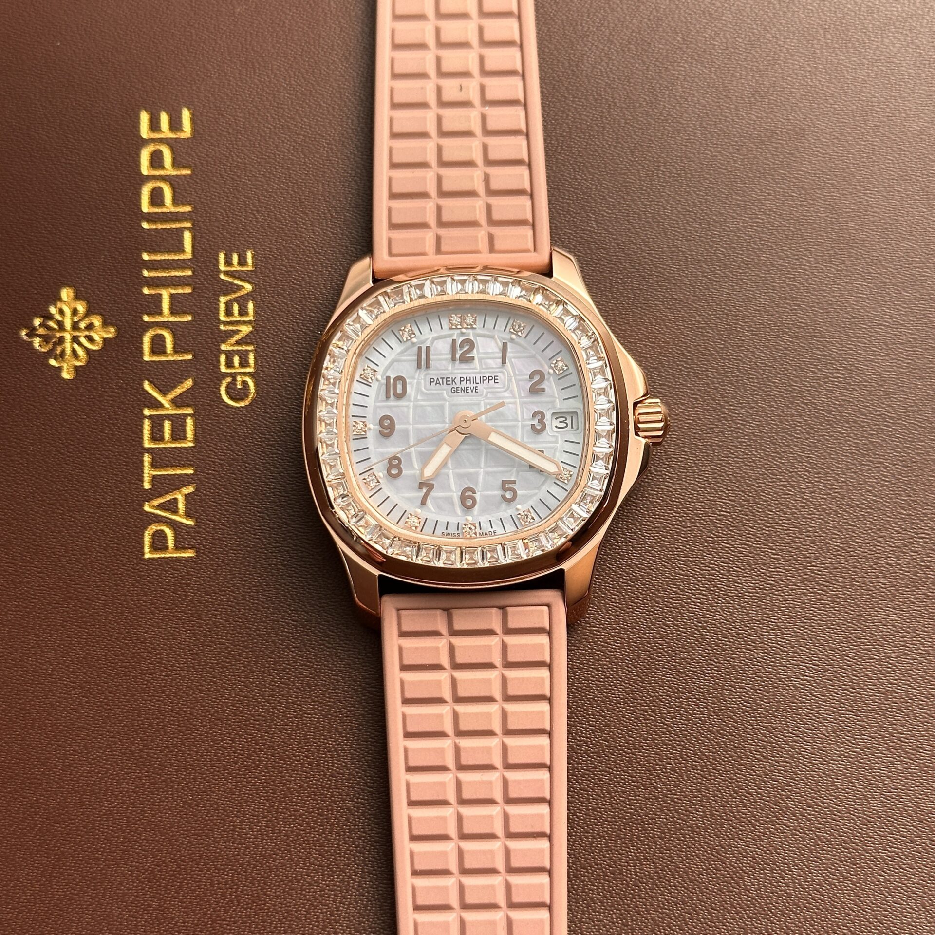 Patek Philippe Aquanaut 5072R Mother of Pearl Replica 1:1 Watch PPF 35.6mm