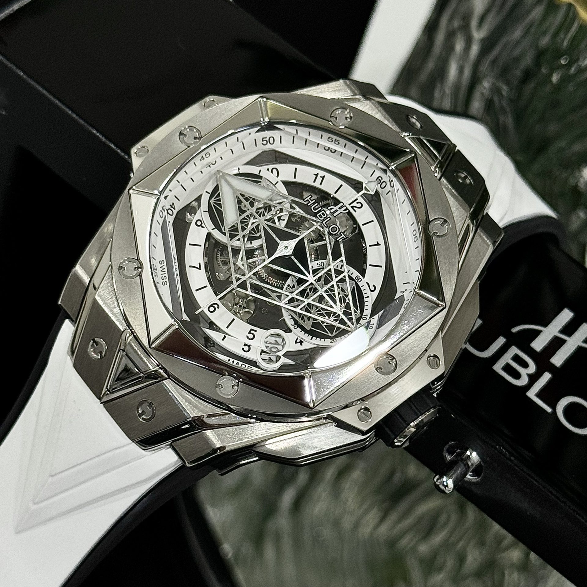 Hublot Replica 1:1 Watches Big Bang Sang Bleu ll Titanium Men s Rubber Strap Factory BBF 45mm