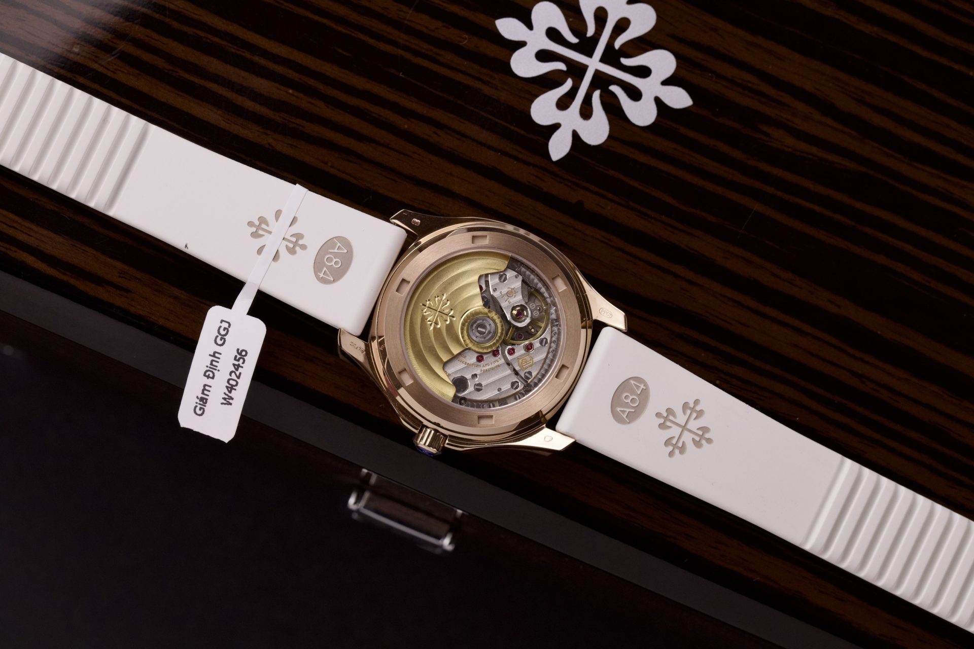 Patek Philippe Rep 11 Watch Women s Aquanaut 5067 Rose Gold Plated Moissanite Diamonds 35.6mm