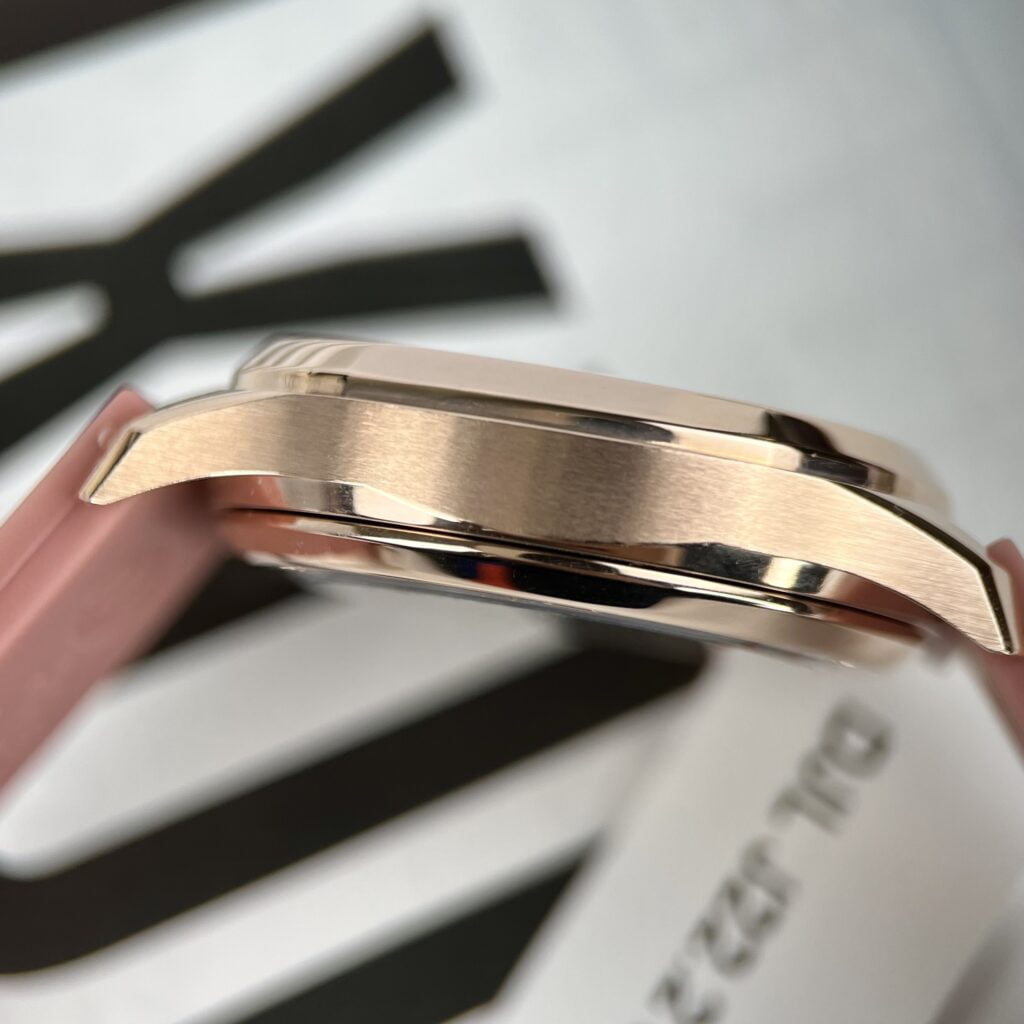 Patek Philippe Replica 11 Watch Aquanaut 5072R Gold Wrapped Moissanite Diamond 35.6mm