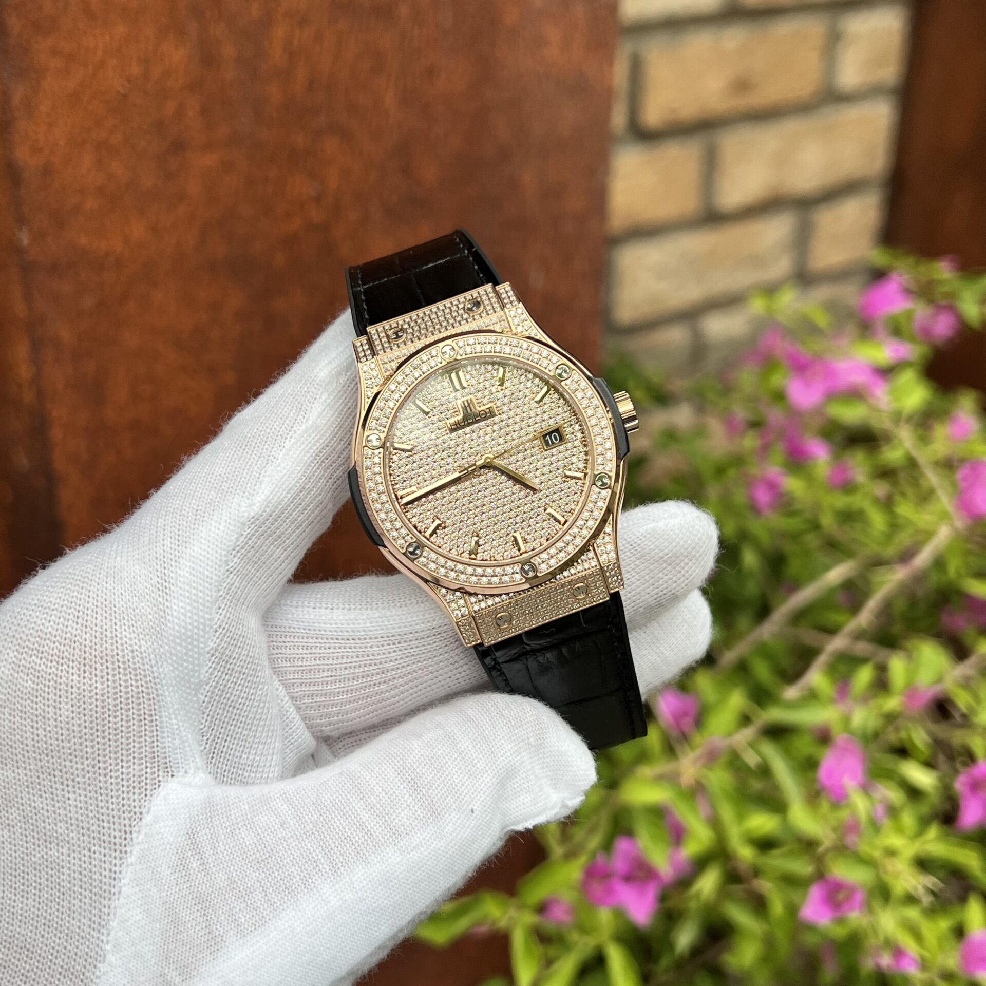 Hublot Replica 11 Watch Classic Fusion King Gold With Full Diamond 42mm