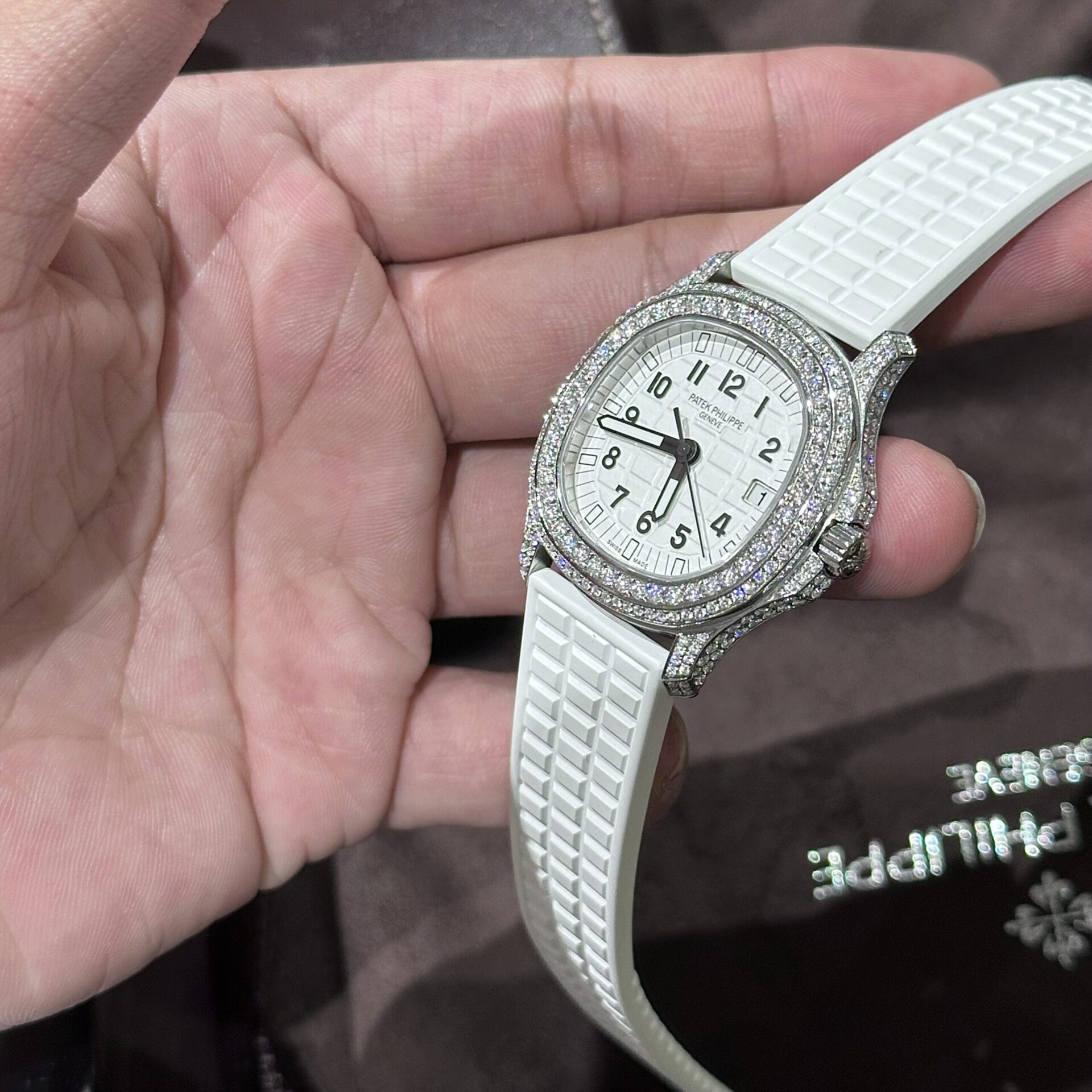 Patek Philippe Replica 11 Watch Aquanaut 5069G With Moissanite Diamond 35.6mm
