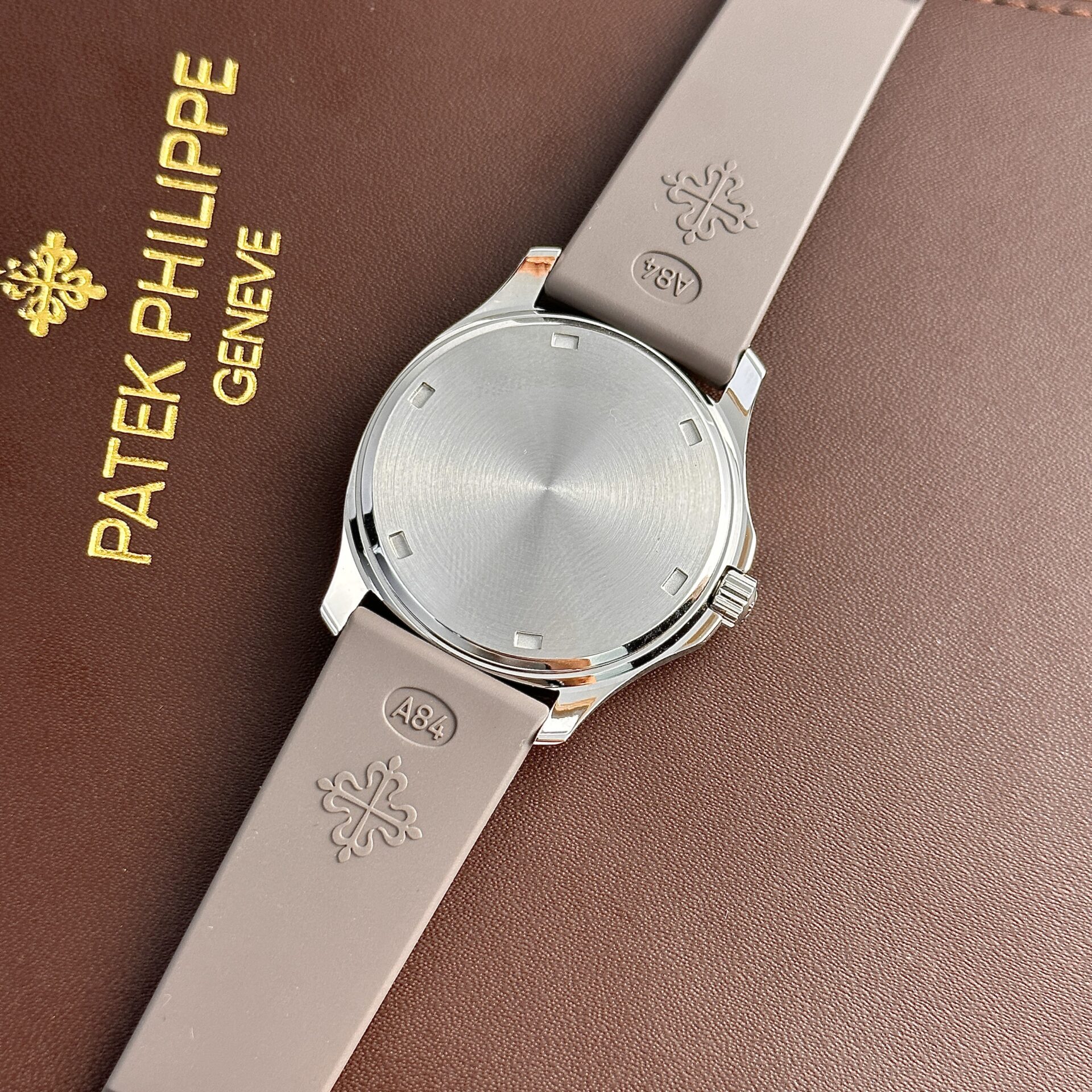 Patek Philippe Aquanaut 5067 Replica 1:1 Watch Gray With Diamonds Bezel PPF 35.6mm
