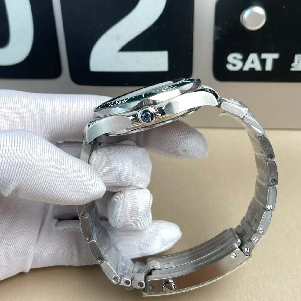 Omega Replica 11 Watch Seamaster White Dial Metal Strap Factory VS 42mm