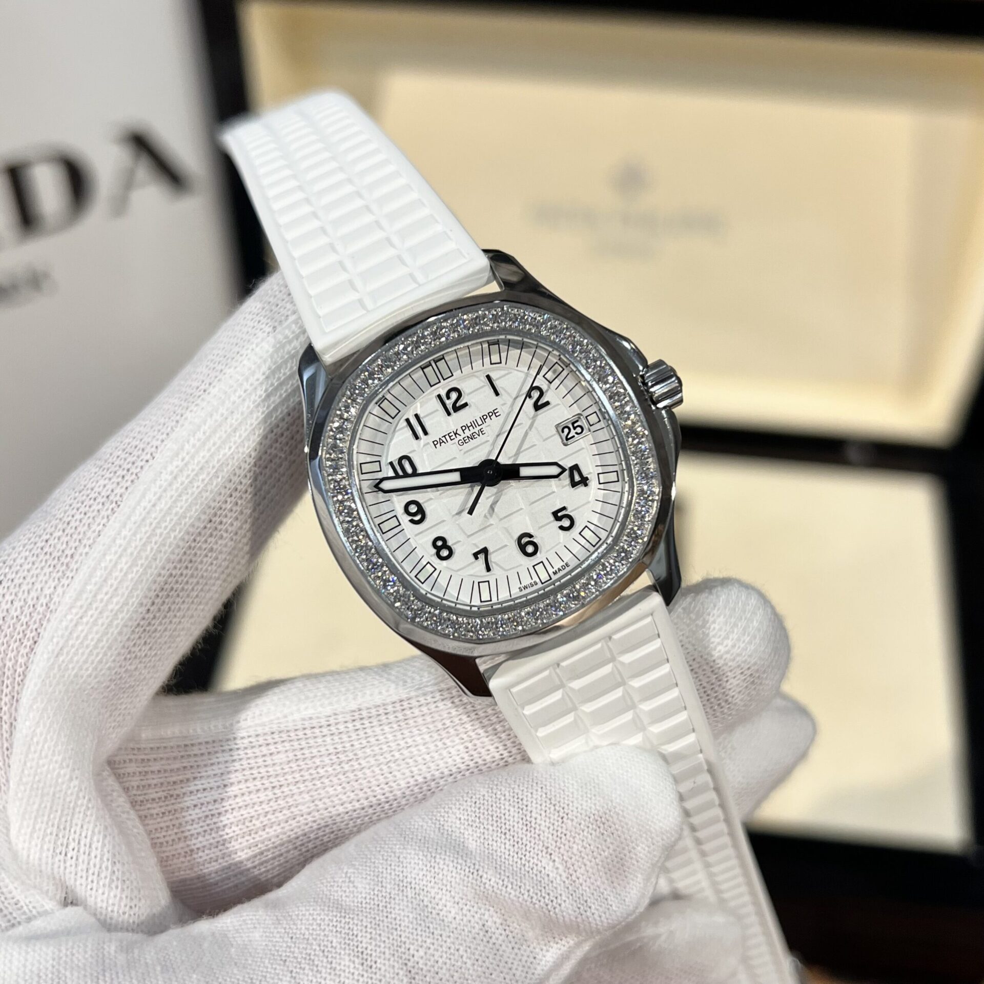 Patek Philippe Aquanaut 5067A White With Stone Bezel Replica 1:1 Watch PPF 35.6mm